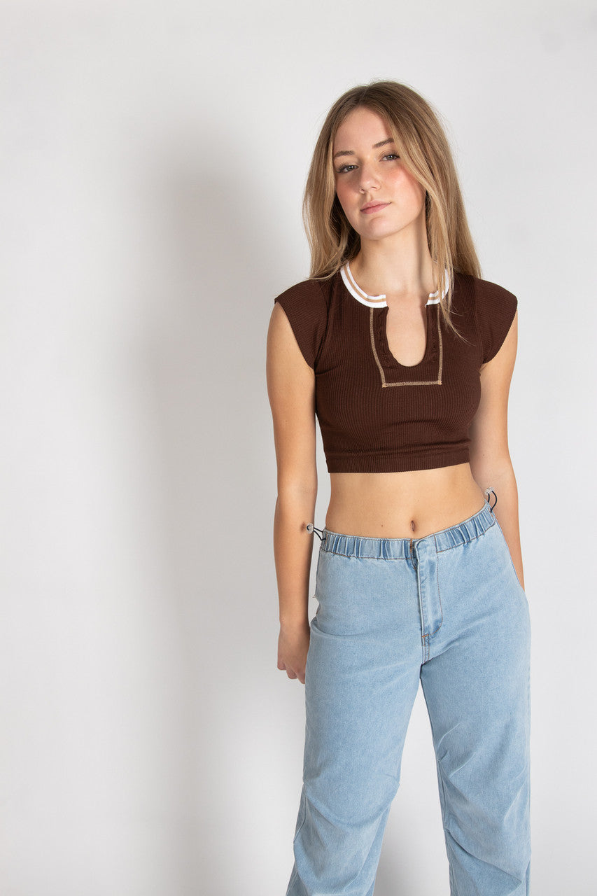 Sporty Notch Neck Seamless Tee