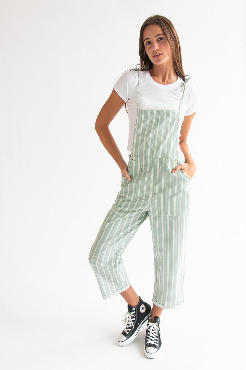 Overalls + Long-sleeved T-shirt