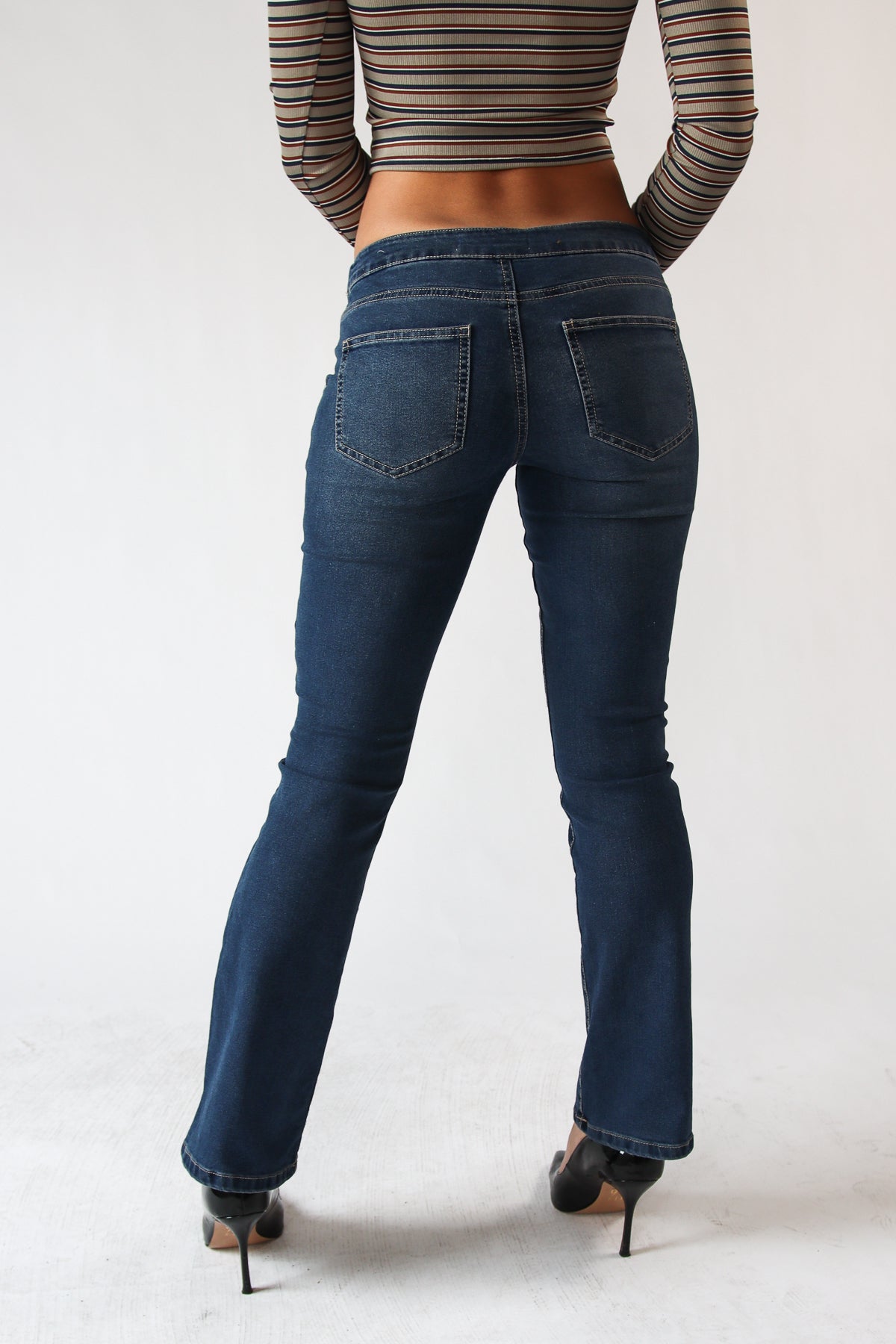 Low Rise Bootcut Belted Jeans Med Wash