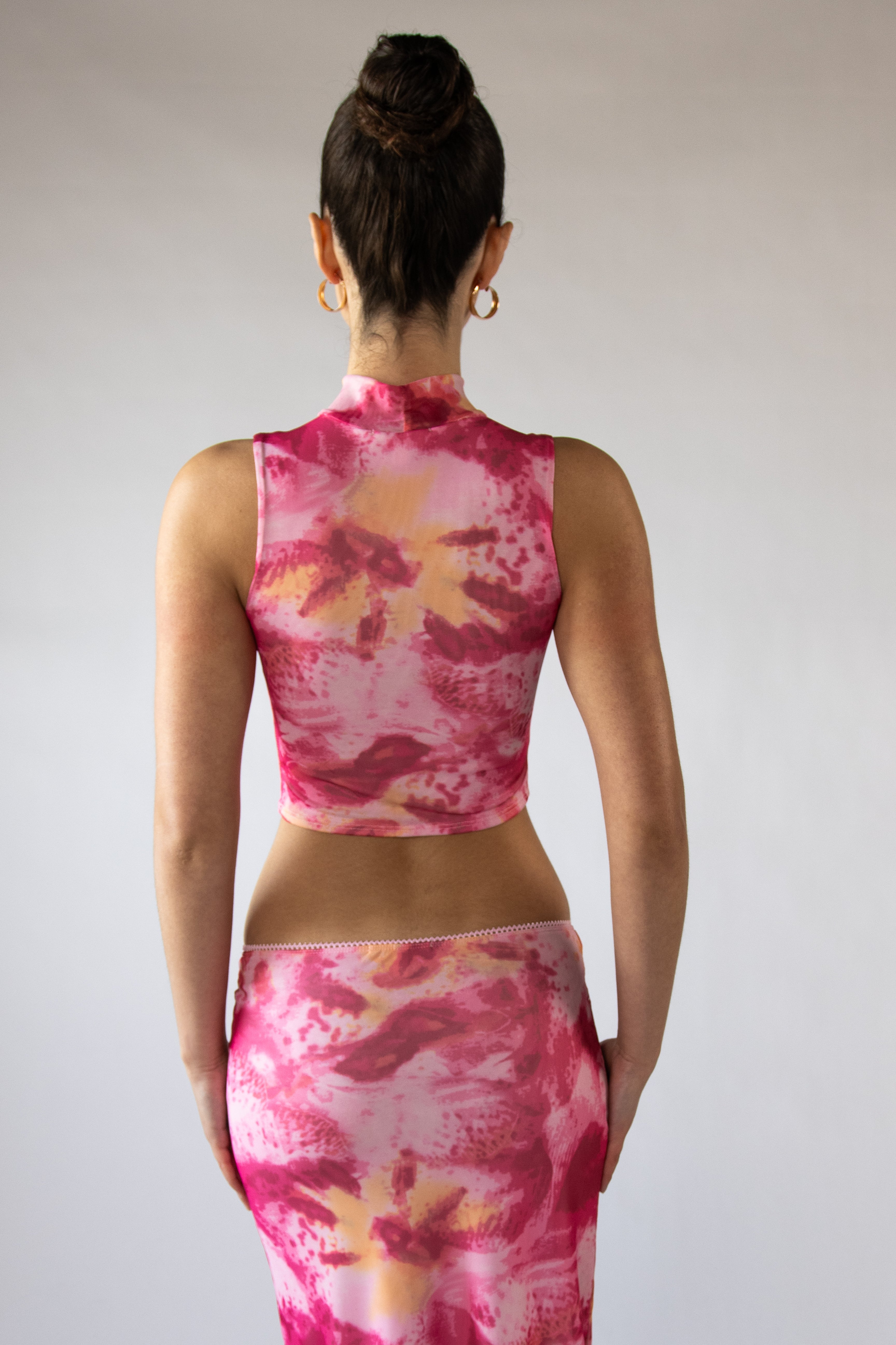Abstract Lily Print Mesh Mock Neck Tank Top