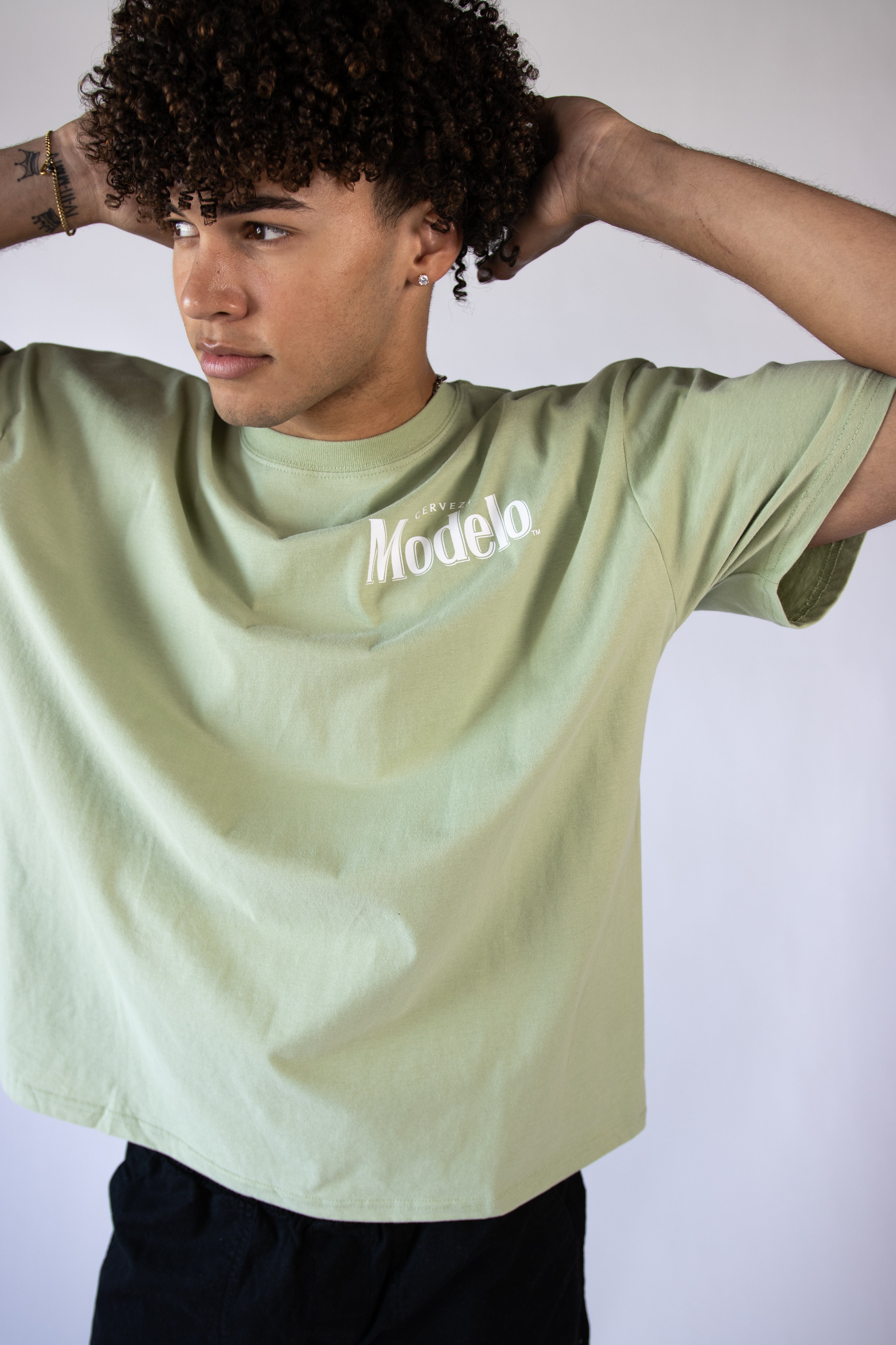 Modelo Fighting Spirit T-Shirt