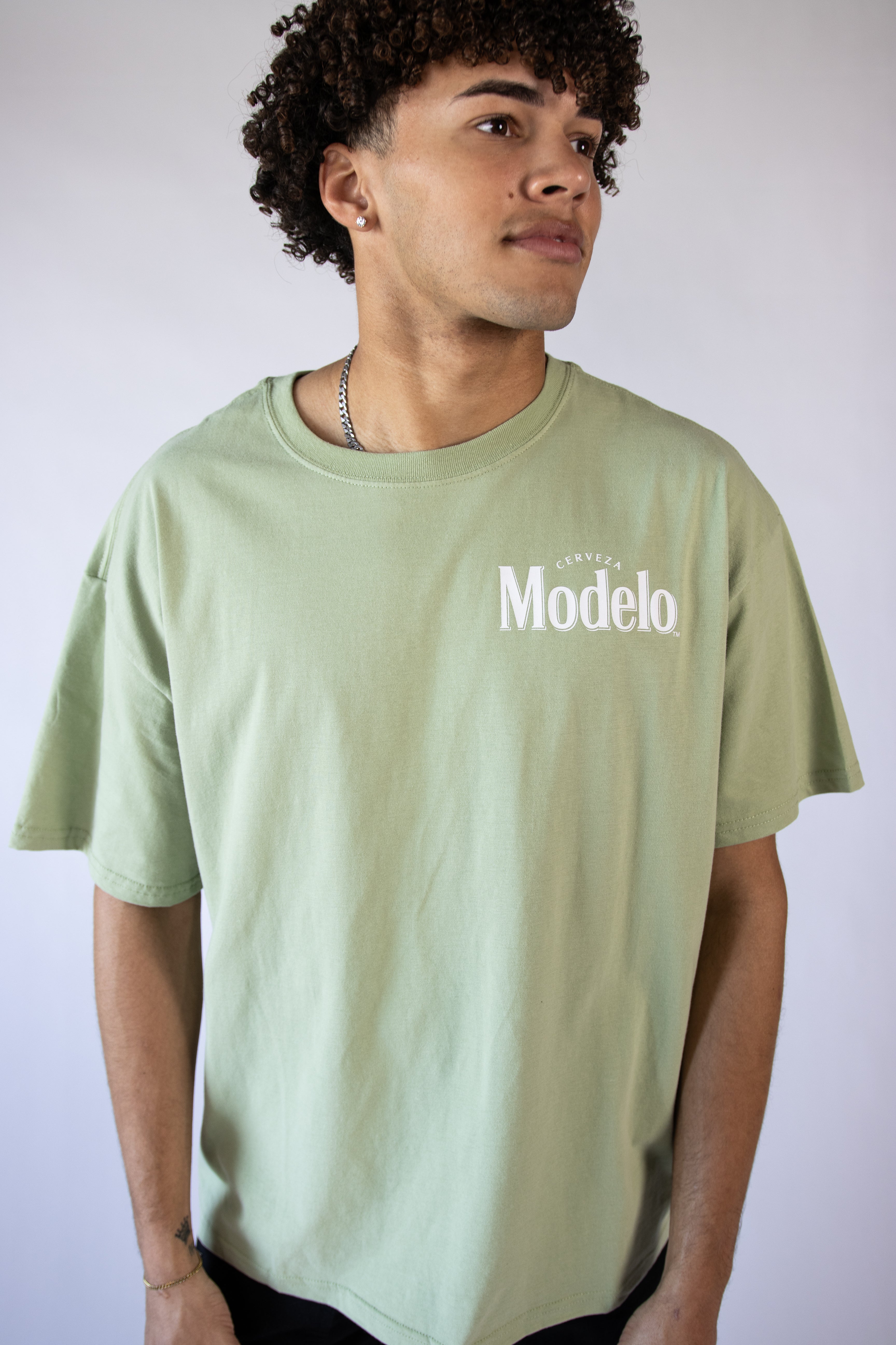 Modelo Fighting Spirit T-Shirt