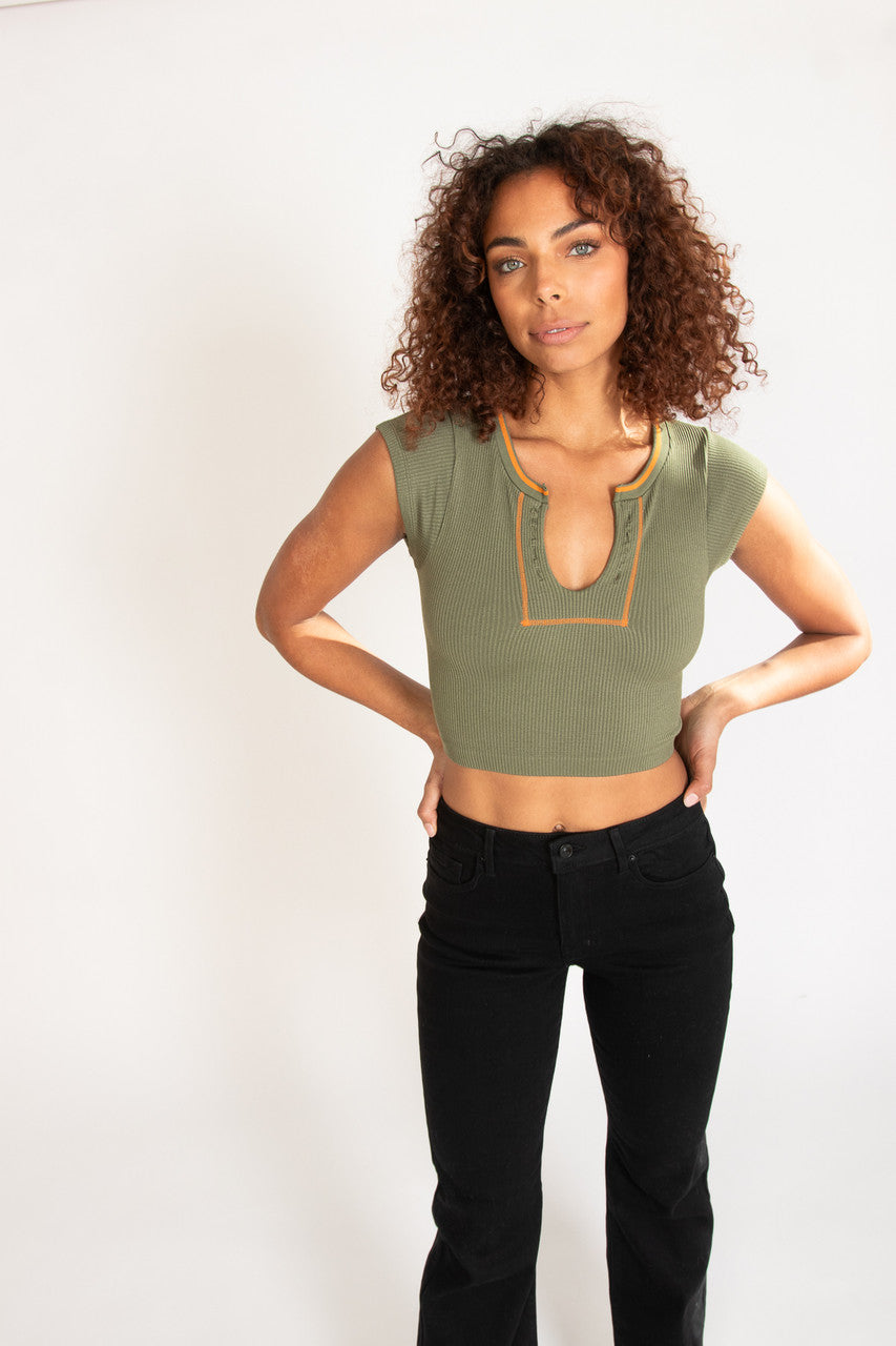 Sporty Notch Neck Seamless Tee