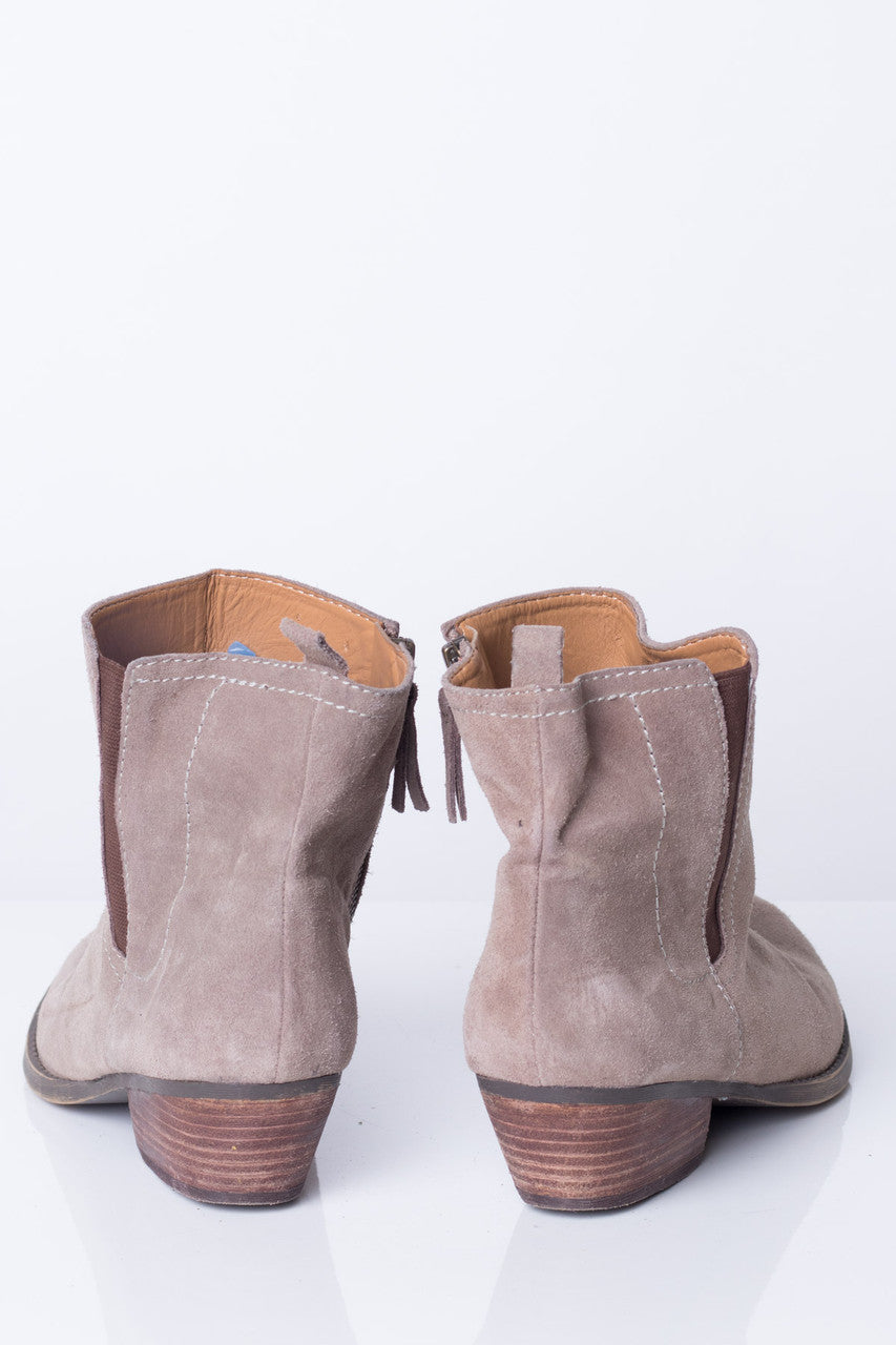 Grey Suede Chelsea Boots (10M)