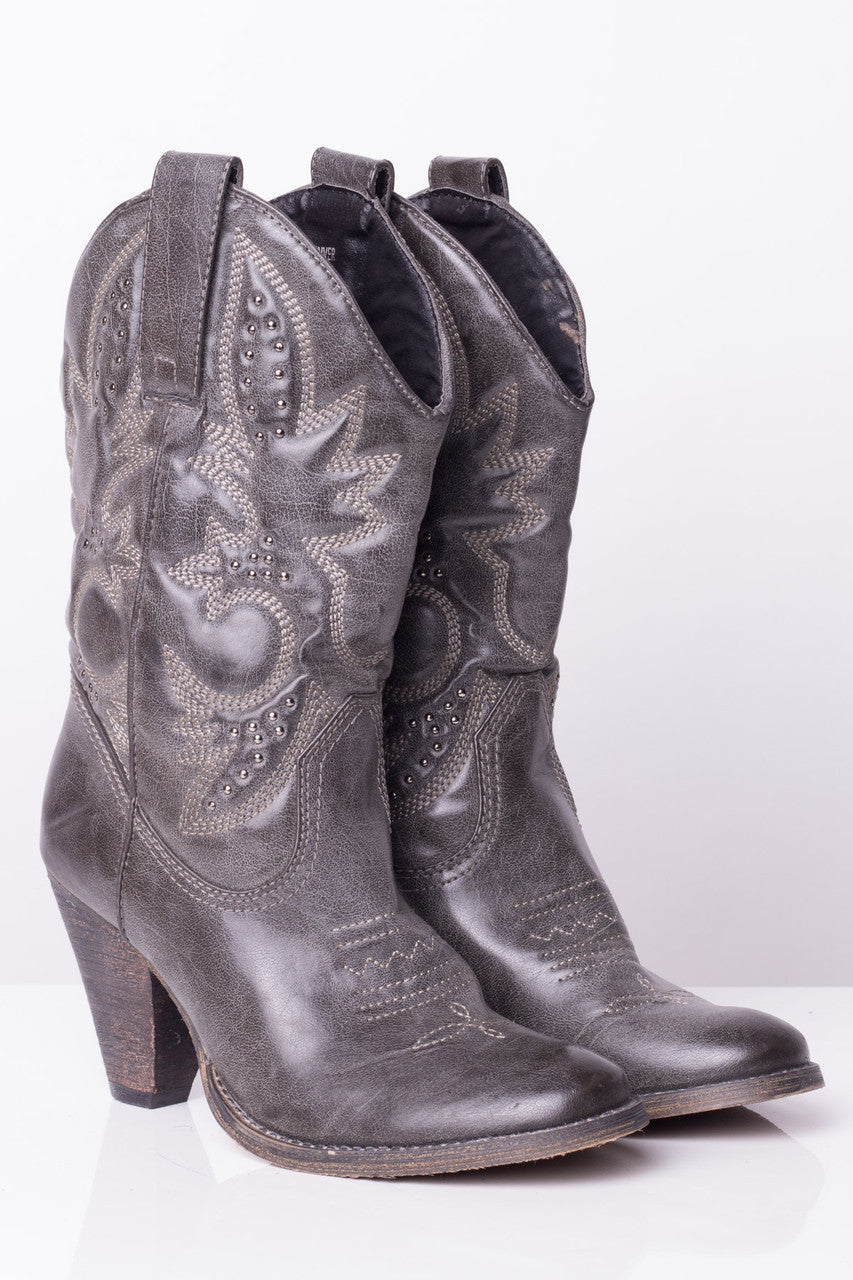 Grey Studded Cowboy Boots (7.5)