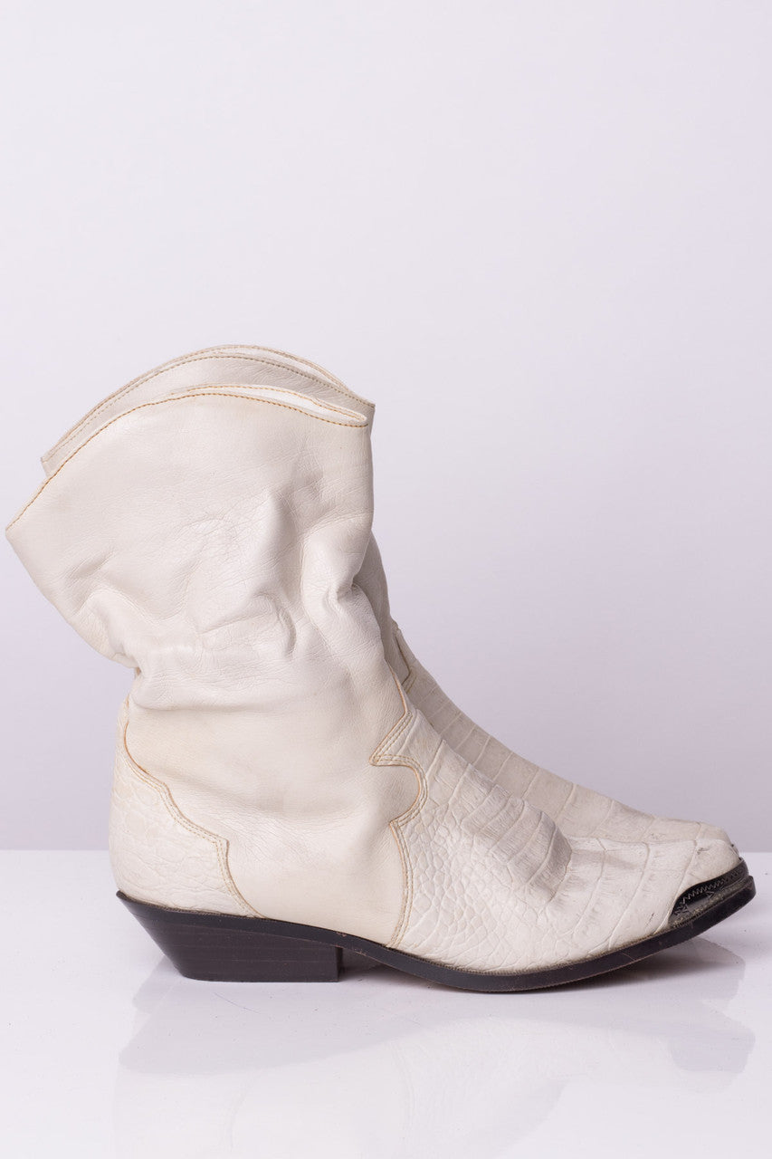 Vegan White Cowboy Boots (7.5")