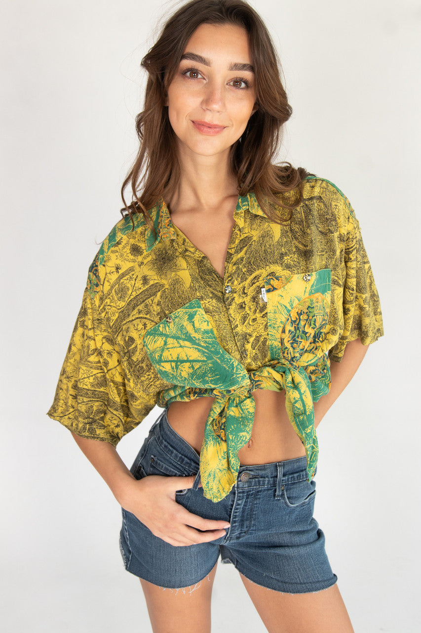 Vintage South Asian Graphic Button Up Shirt (1980s)