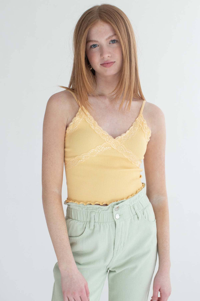 Banana Seamless Lace Trim Crop Cami
