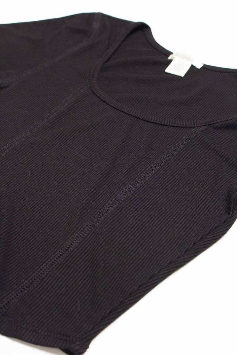 Black Double Seamed Ribbed Crop Tee