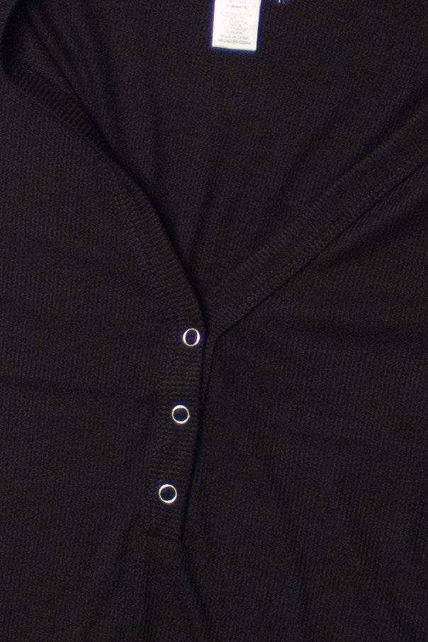 Black Deep V Ribbed Snap