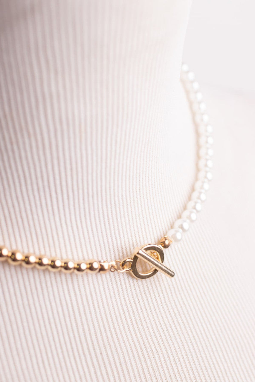 Split Pearl Toggle Clasp Necklace
