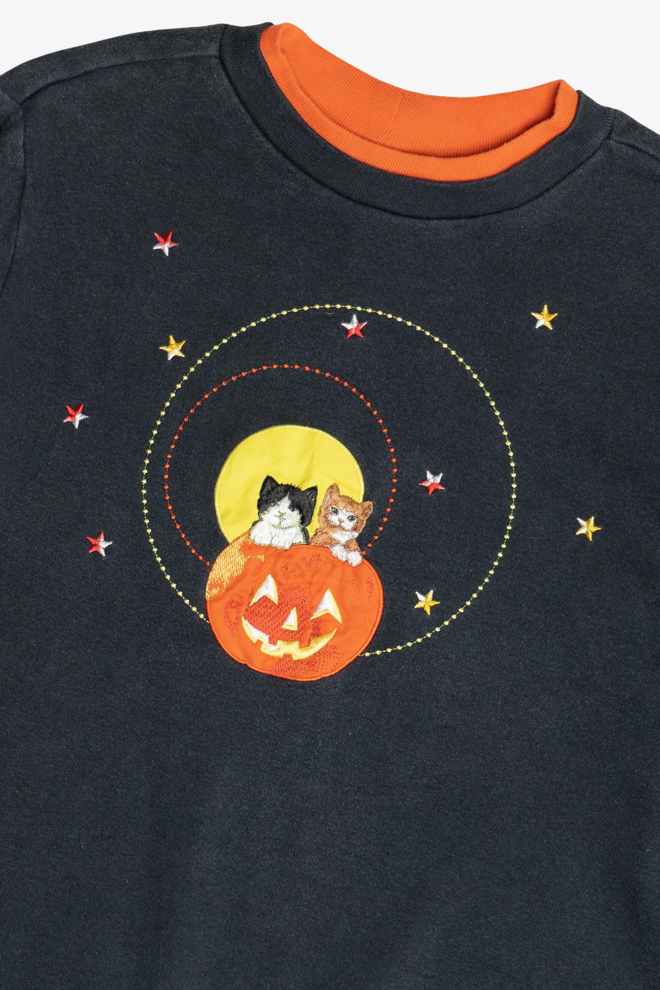 Vintage Kittens In A Pumpkin Halloween Sweatshirt (1990s)