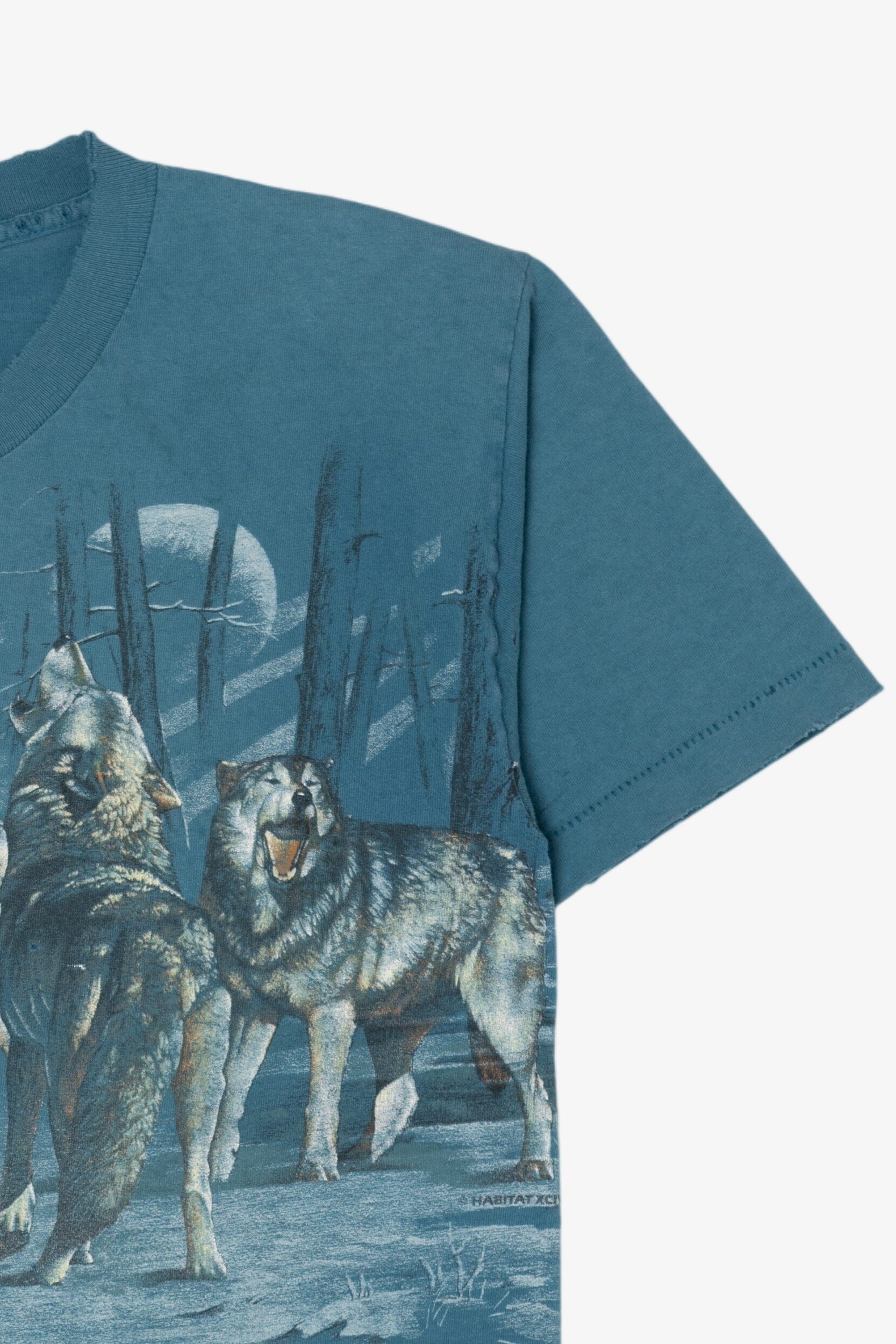 Vintage Distressed Pack Of Wolves Wrap Around Print T-Shirt (1990s)