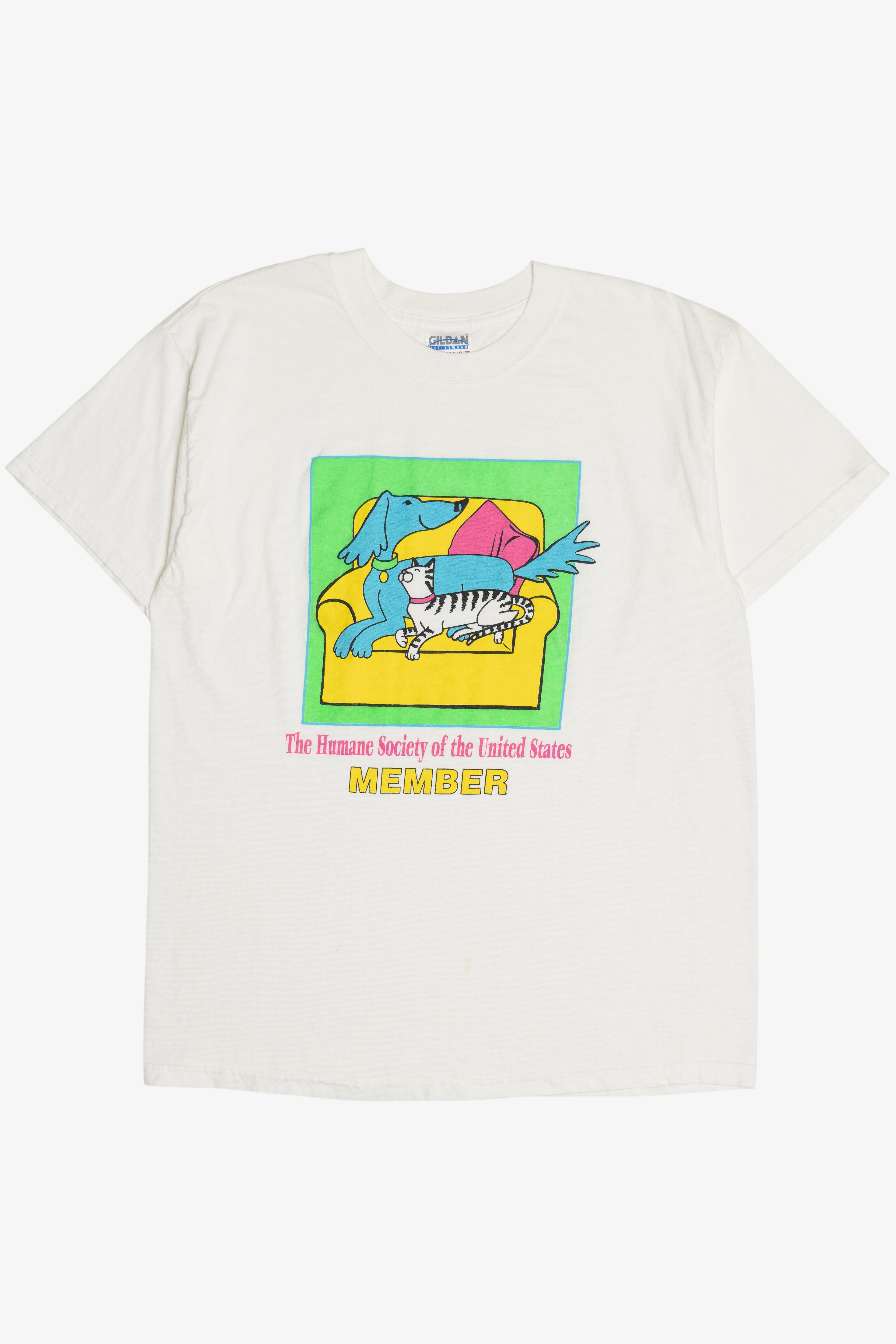 Vintage "The Humane Society Of The United States Member" Cuddling Dog & Cat T-Shirt (2000s)