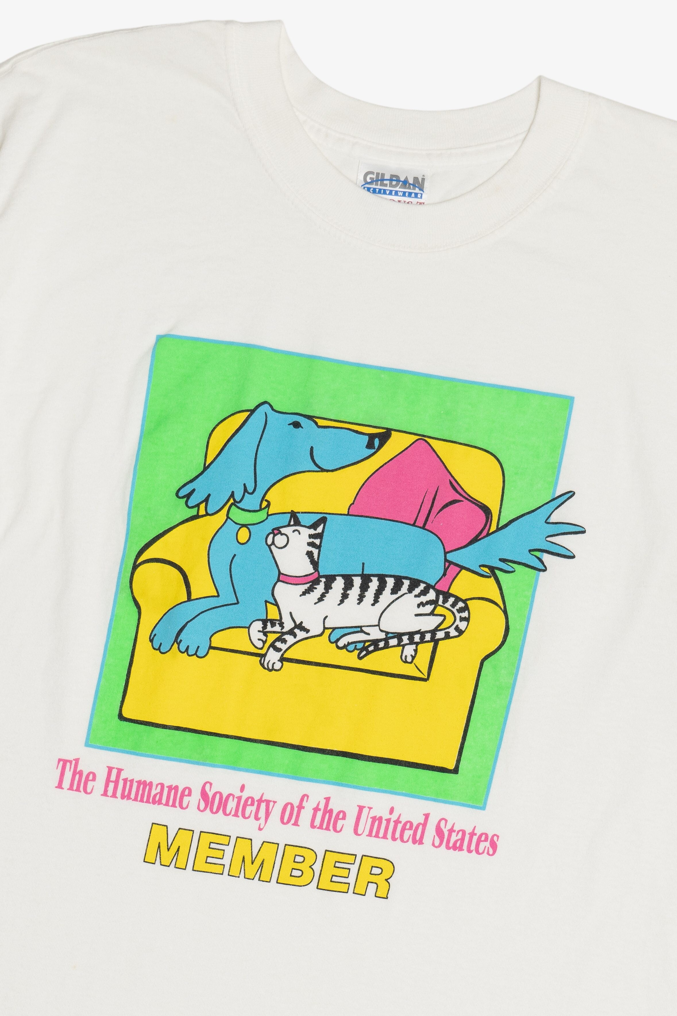 Vintage "The Humane Society Of The United States Member" Cuddling Dog & Cat T-Shirt (2000s)