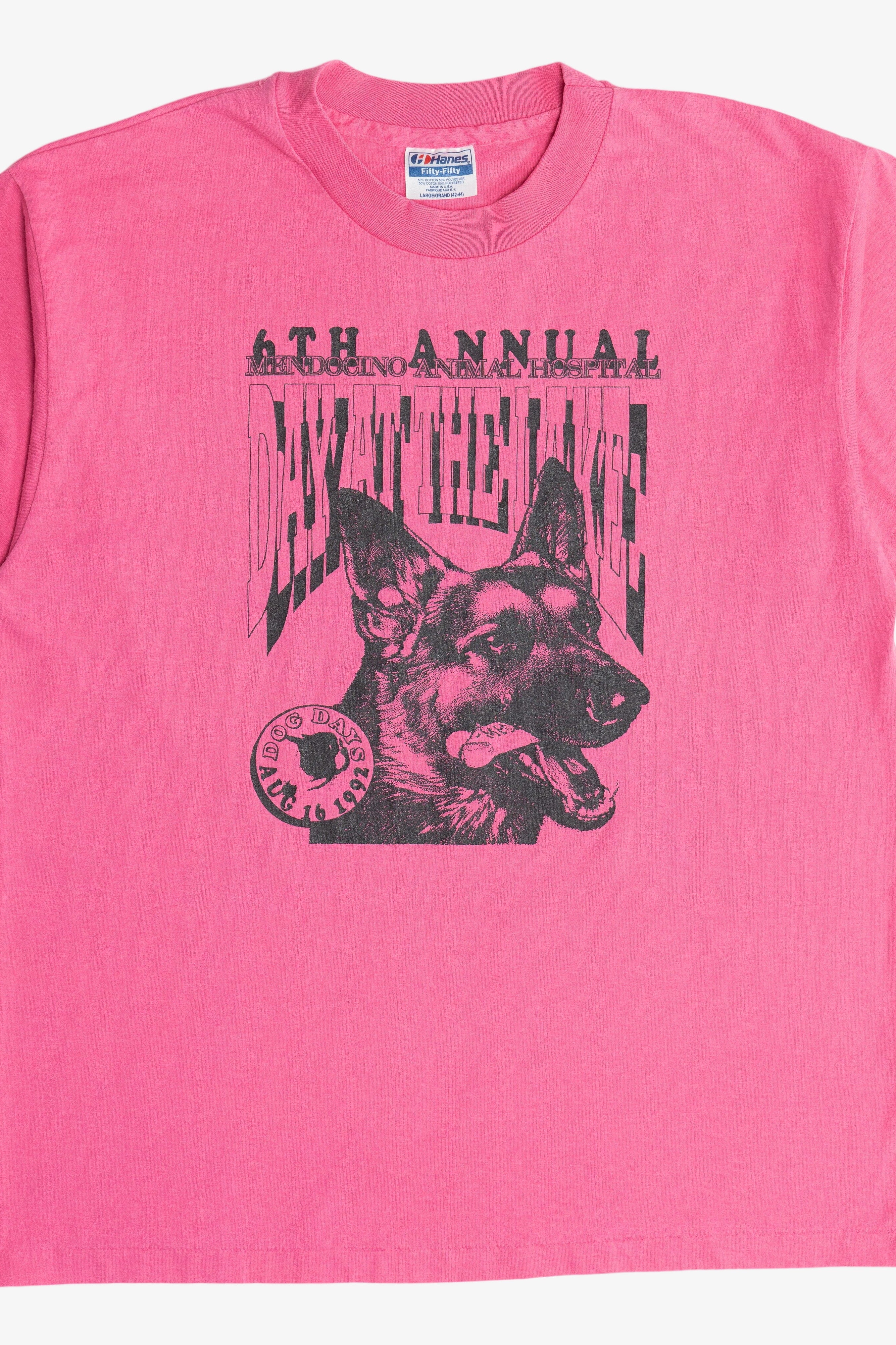 Vintage "Dog Days" Mendocino Animal Hospital "Day At The Lake" 1992 T-Shirt (1990s)