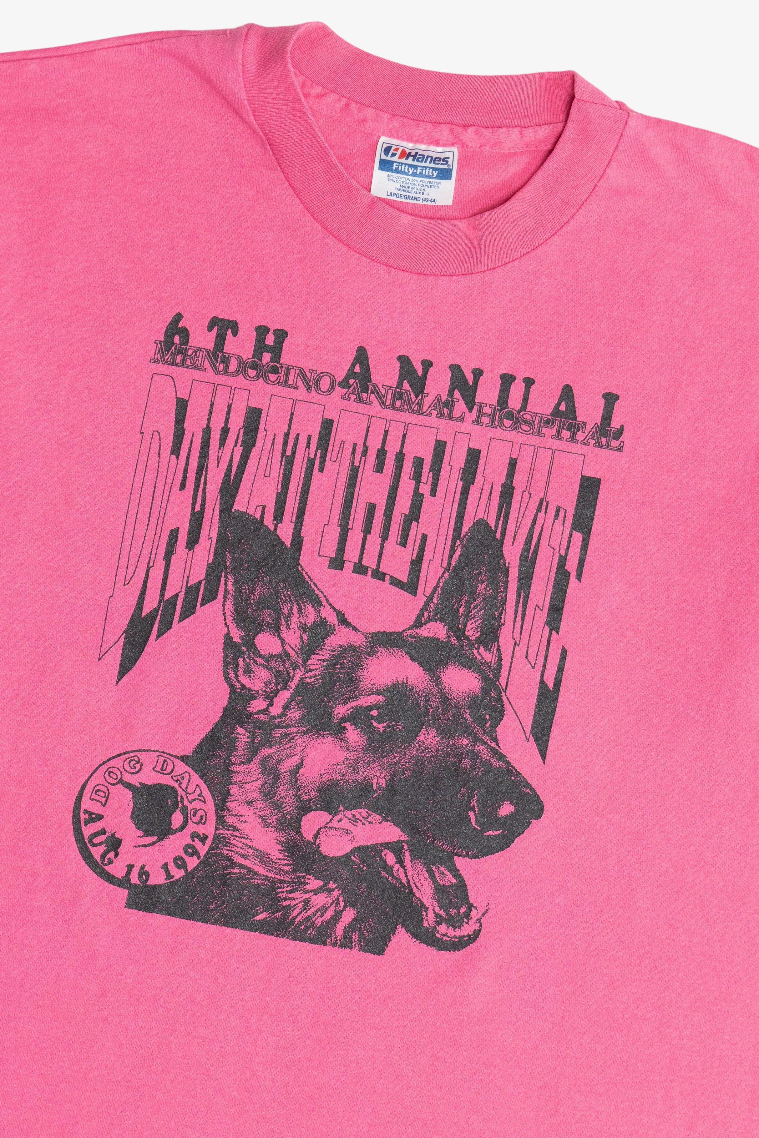 Vintage "Dog Days" Mendocino Animal Hospital "Day At The Lake" 1992 T-Shirt (1990s)