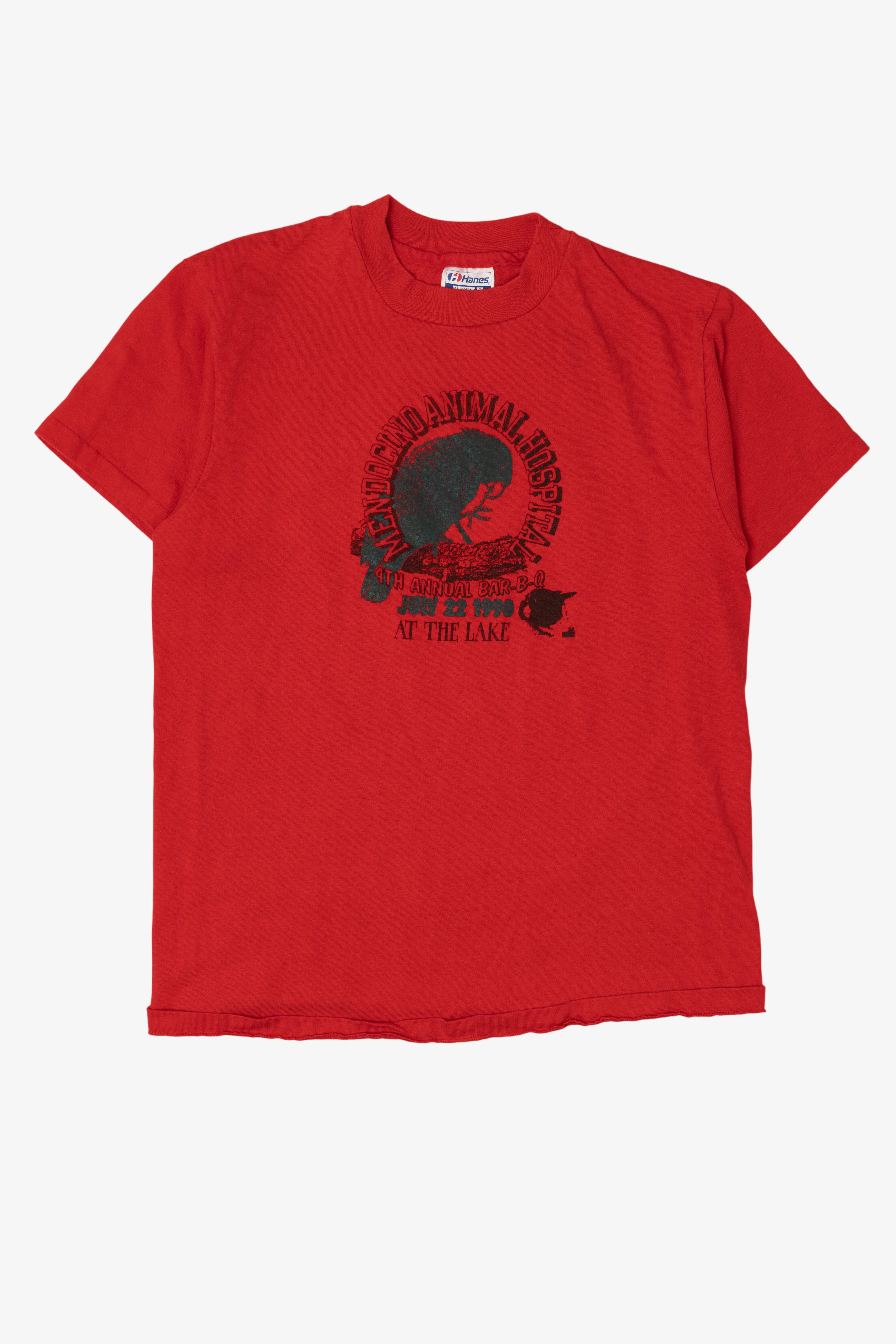 Vintage Red Mendocino Animal Hospital Single Stitch T-Shirt (1990s)