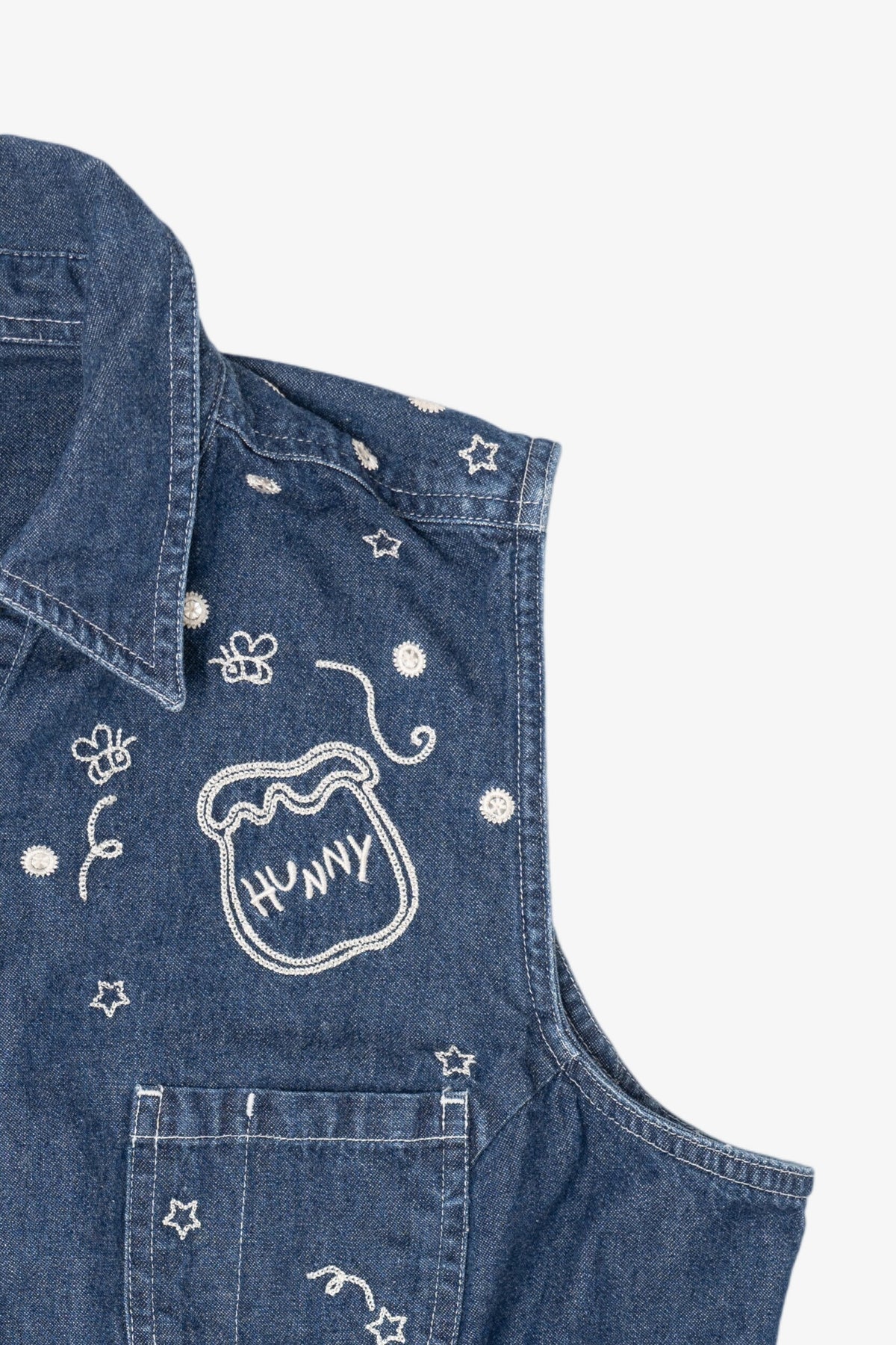 Vintage Disney Winnie The Pooh Honeypot EmbroideredDenim Vest (1990s)
