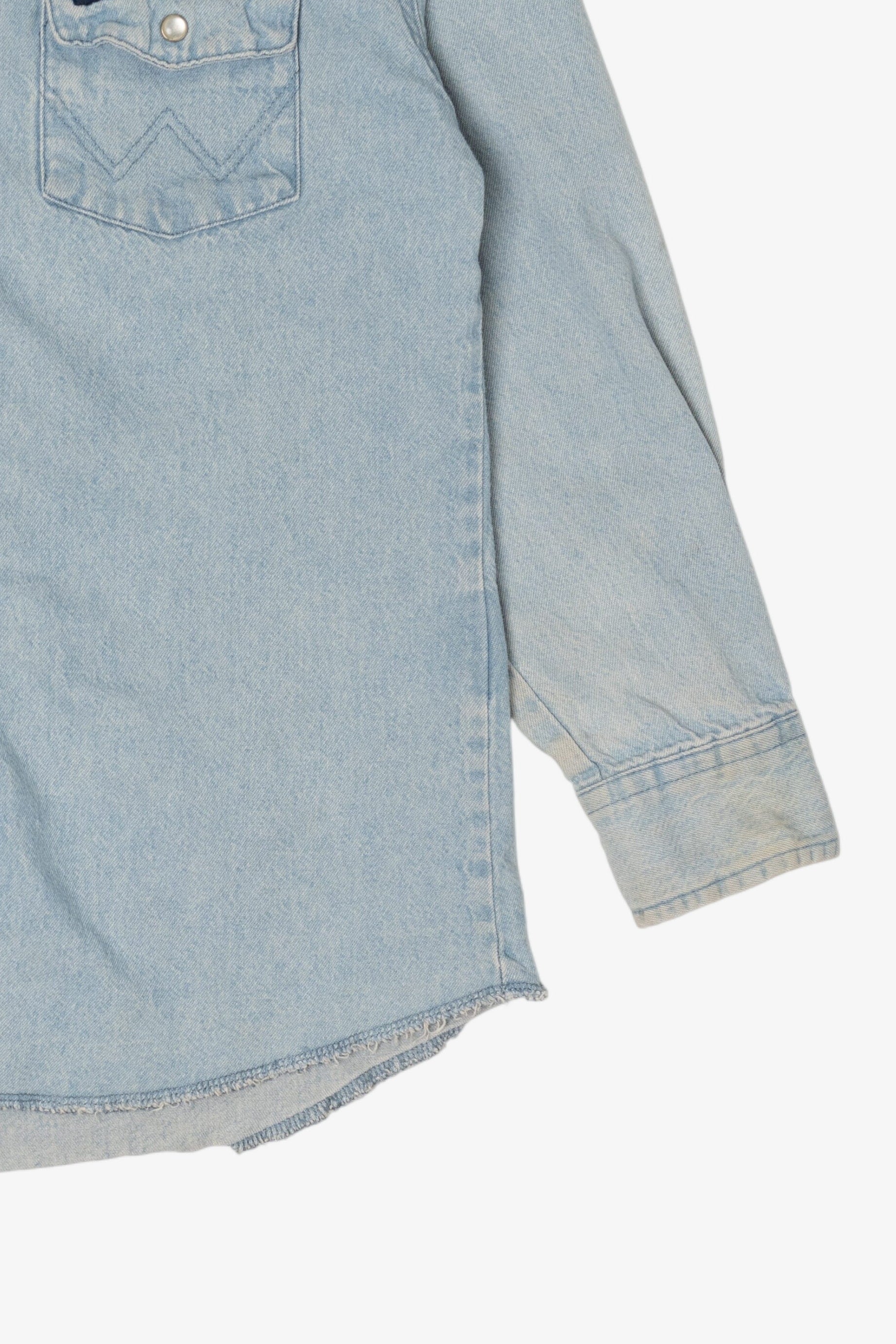 Vintage Light Blue Wrangler Denim Button Up Shirt (1990s)
