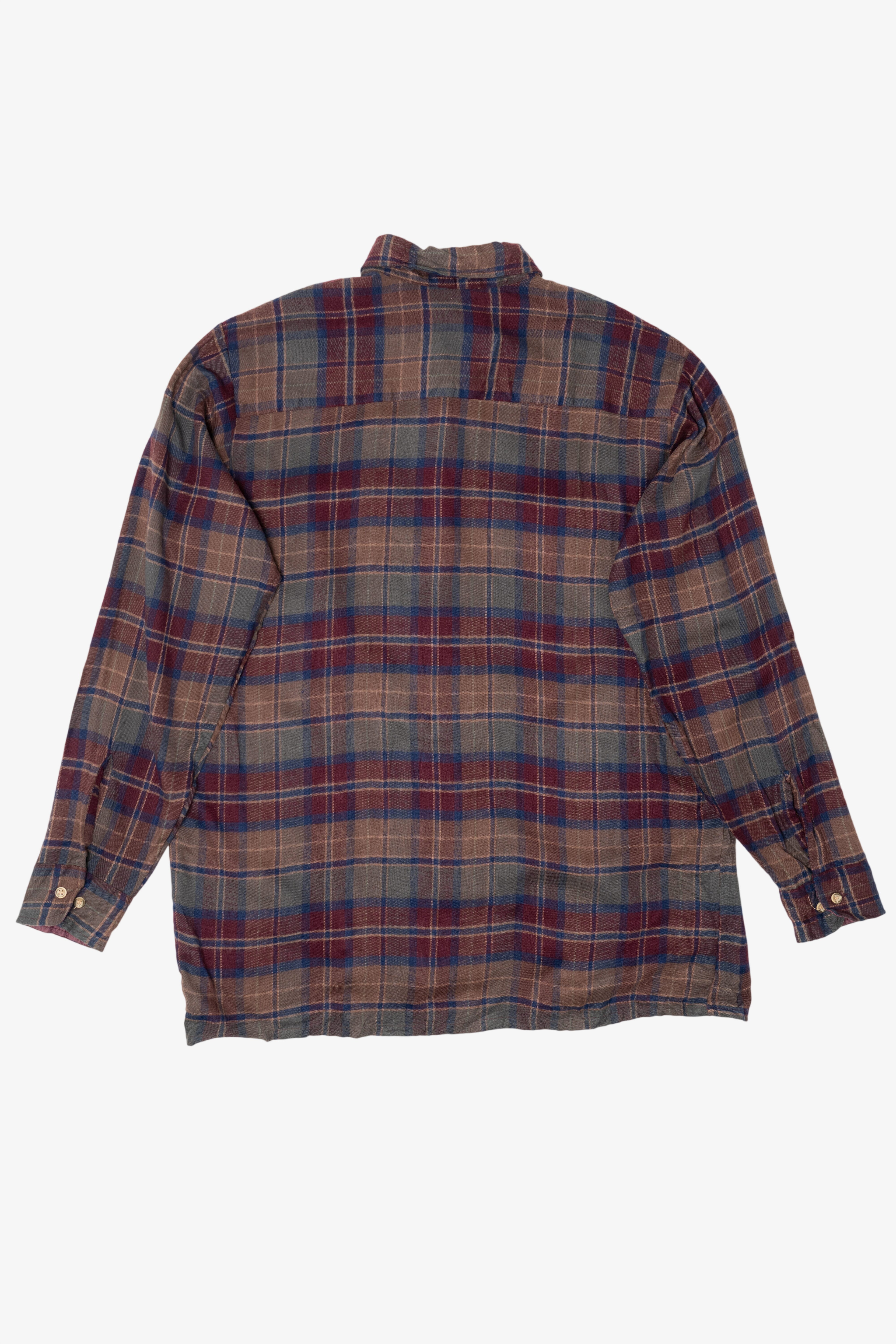 Vintage Van Heusen Plaid Winterweights Button Up Flannel Shirt (1990s)