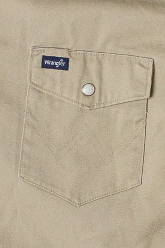 Vintage Snap Front Beige Wrangler Button Up Shirt (1990s)