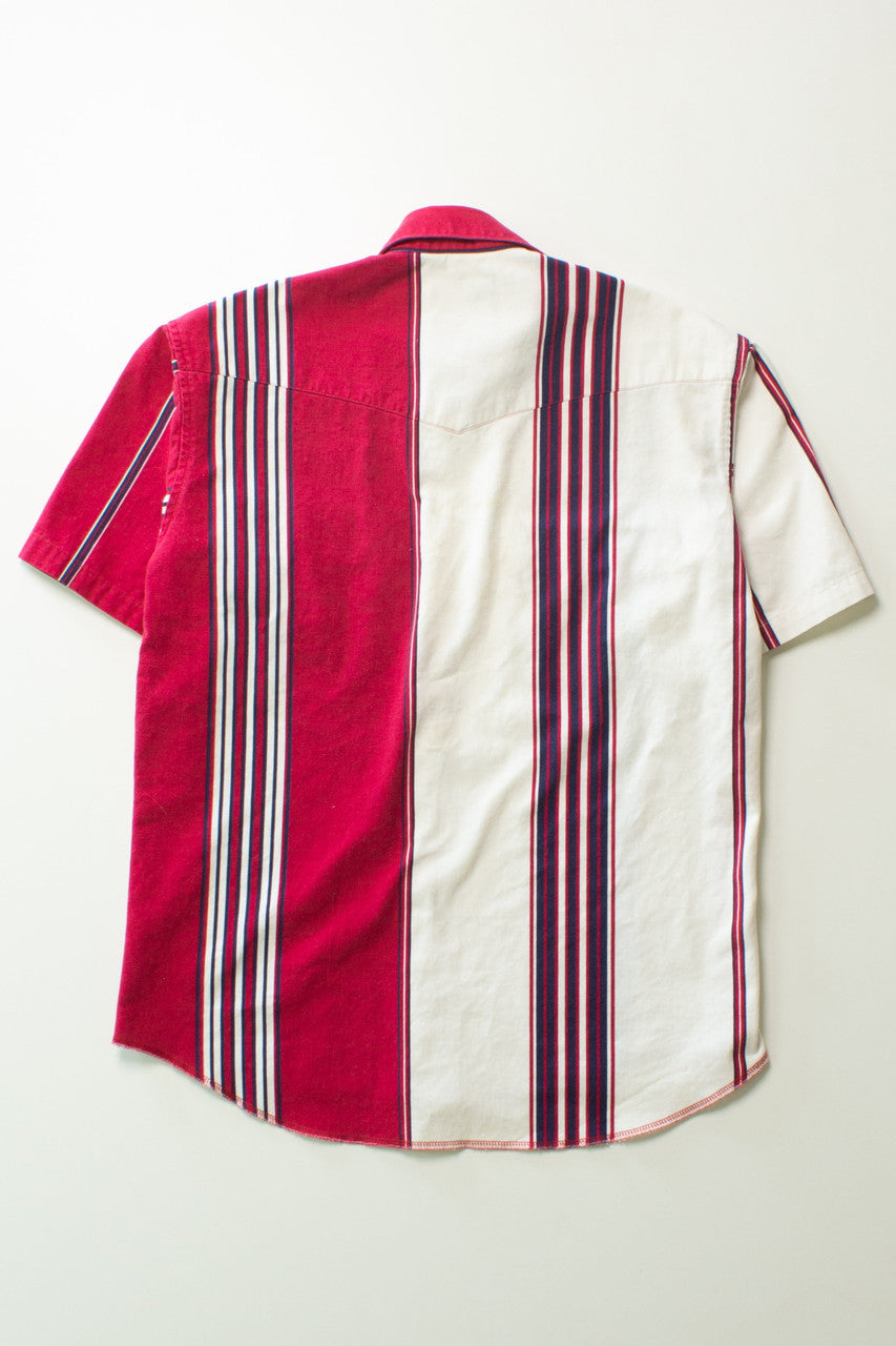 Vintage Red Short Sleeve Wrangler Button Up Shirt (1990s)