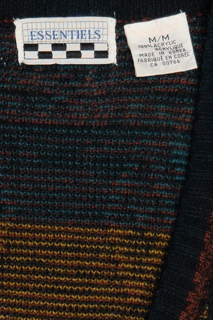 Vintage Essentials Graphic Cardigan Sweater (1980s)
