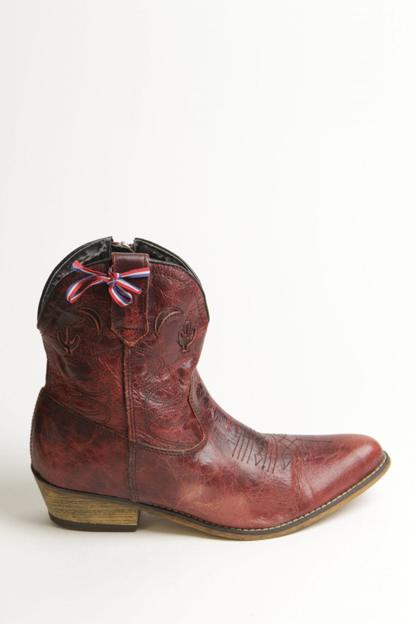 Women's 8M Cowgirl Boots