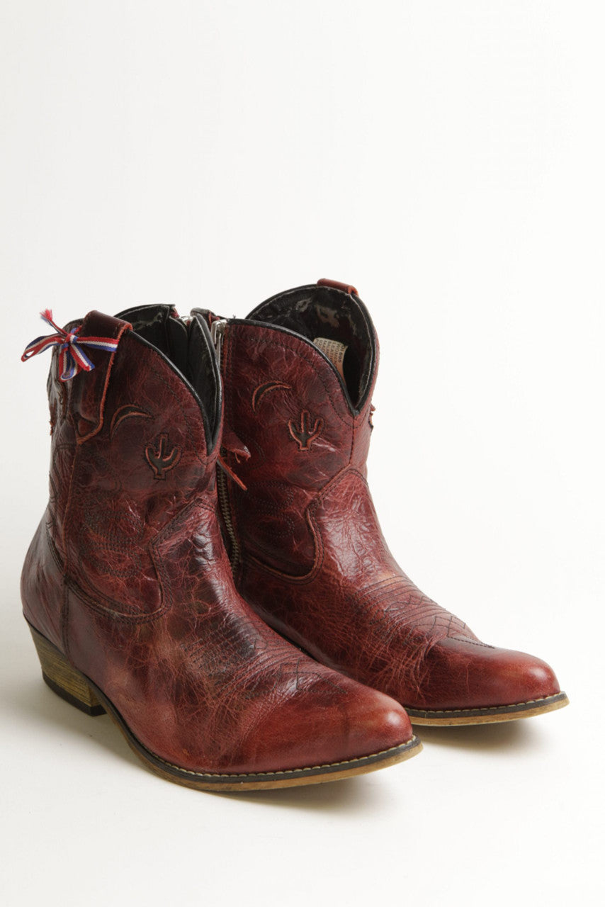 Women's 8M Cowgirl Boots