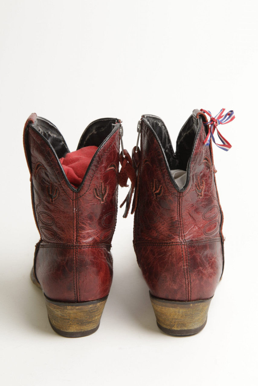 Women's 8M Cowgirl Boots