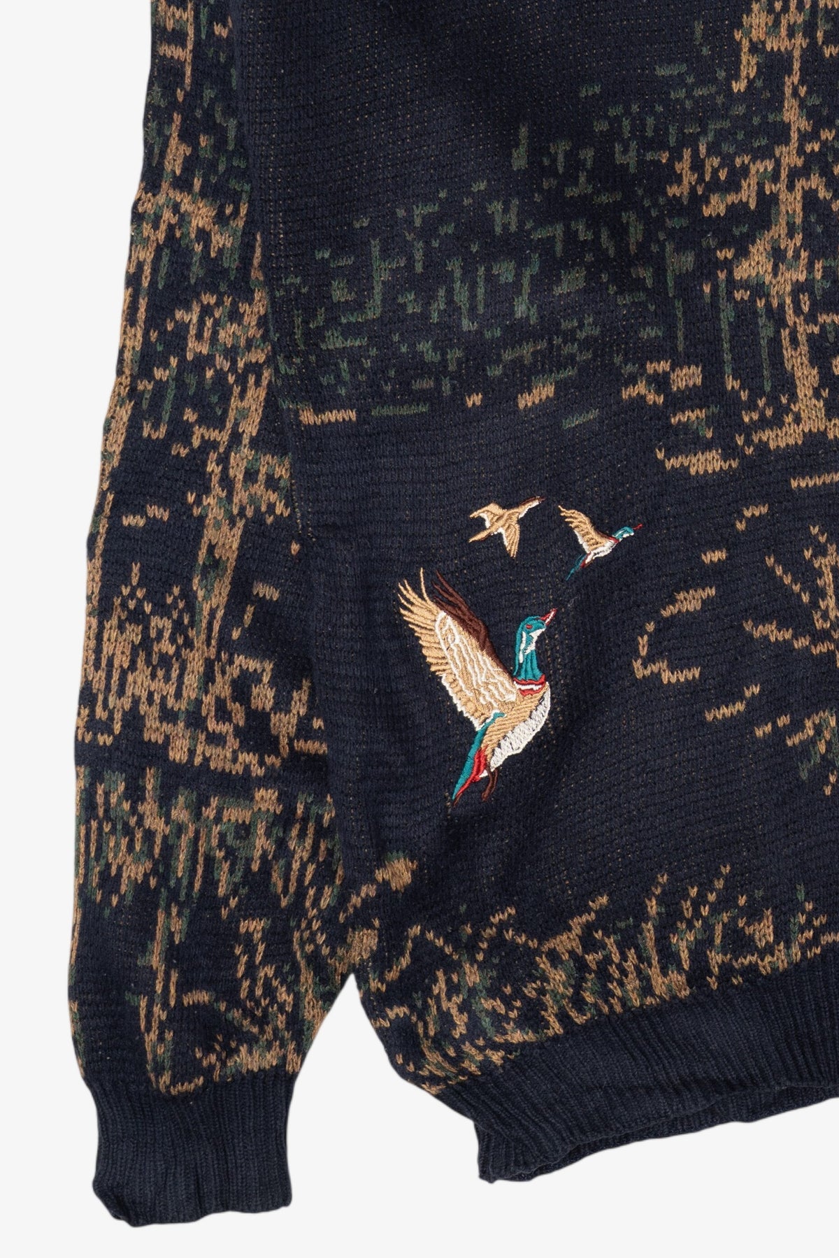 Vintage Embroidered Navy Blue Mallard Ducks Field Sweater (1990s)