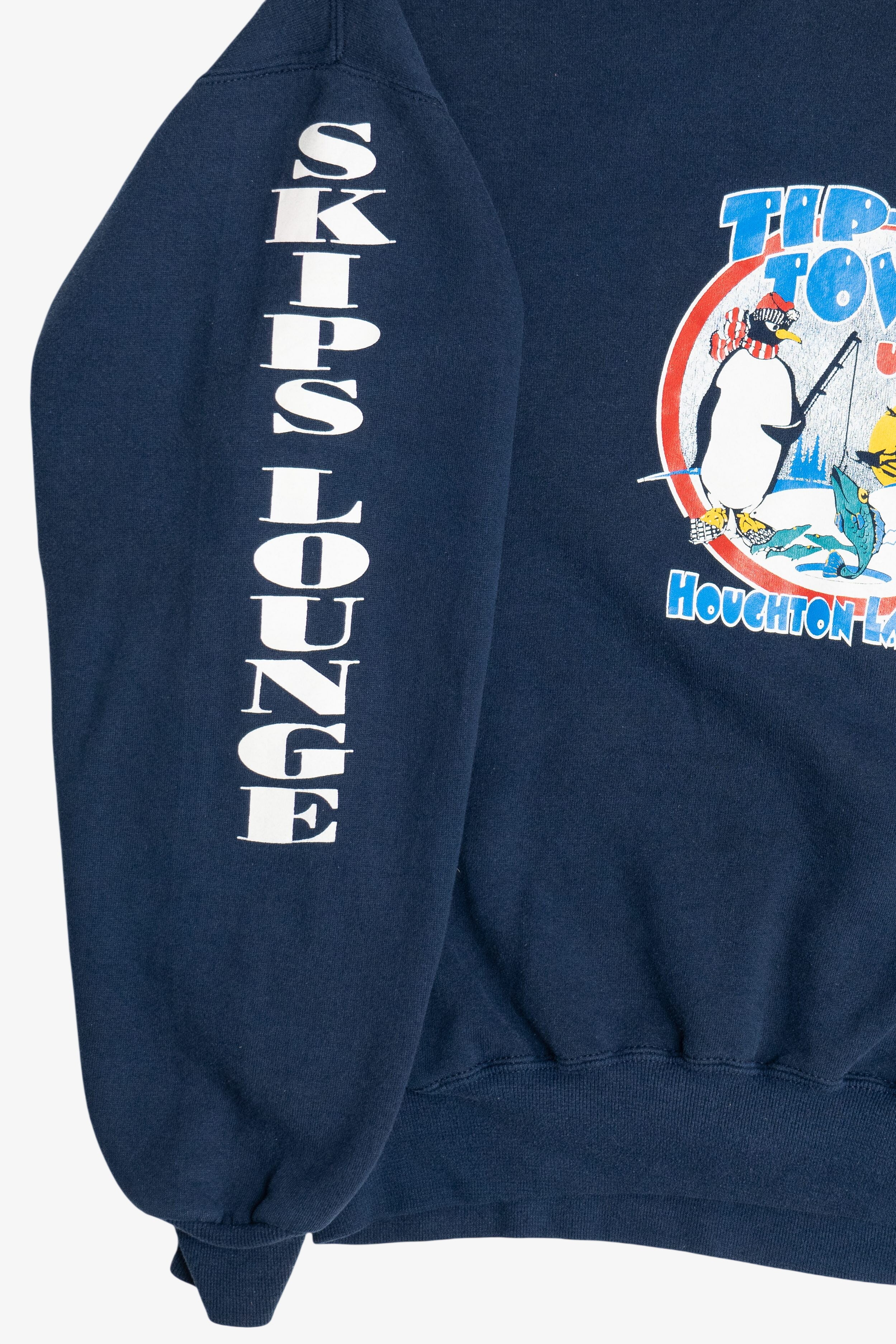 Vintage "Skips Lounge" "Houghton Lake, MI" "USA '98" Penguin Sweatshirt (1990s)