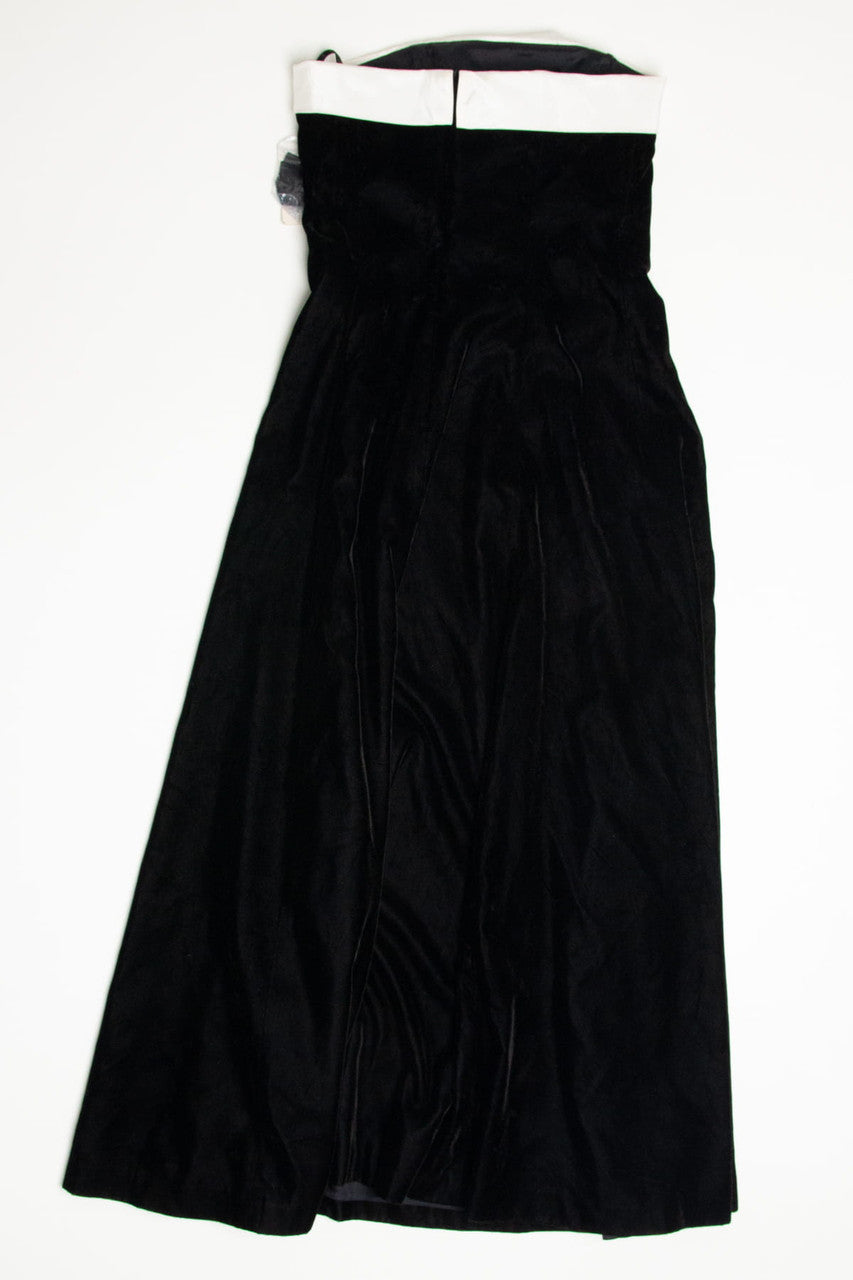 Deadstock Black Velvet Strapless Prom Dress (sz. 8)