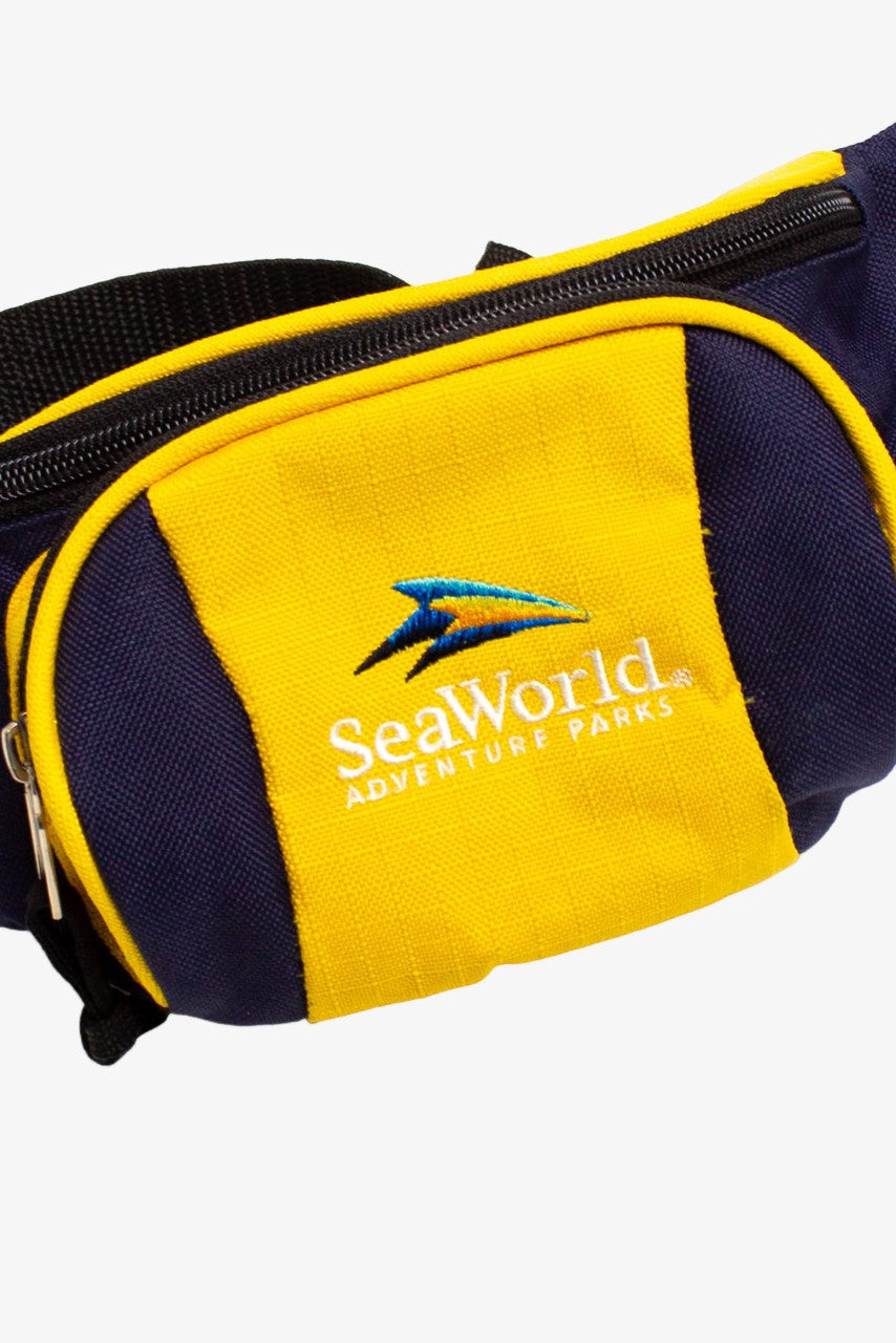 Vintage SeaWorld Adventure Parks Fanny Pack 1