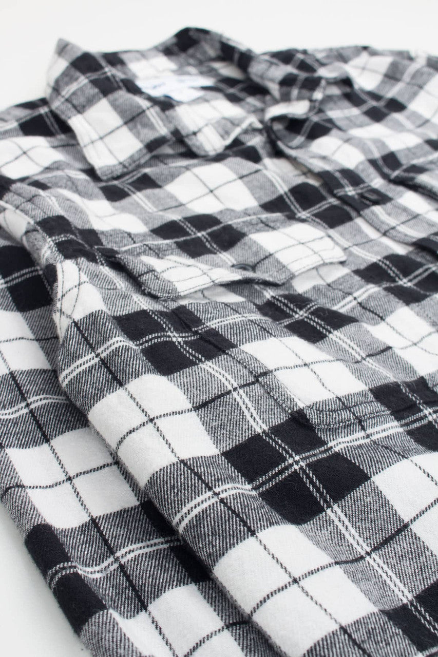 Black & White Old Navy Flannel Shirt 3923