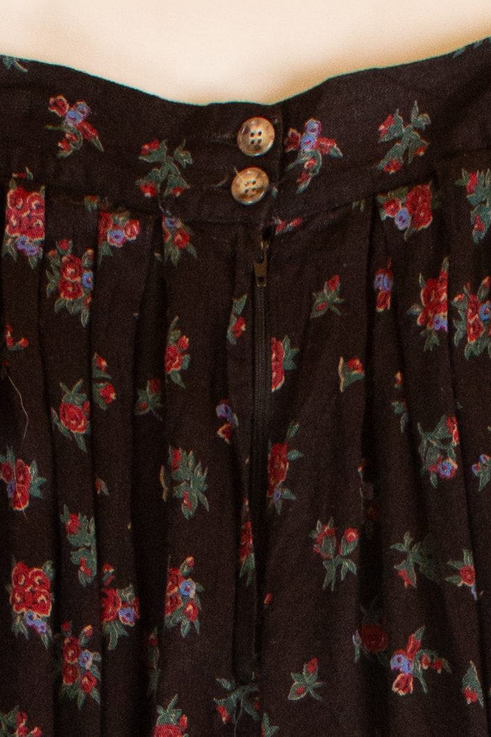 Vintage Black Floral Pleated Maxi Skirt (1990s)