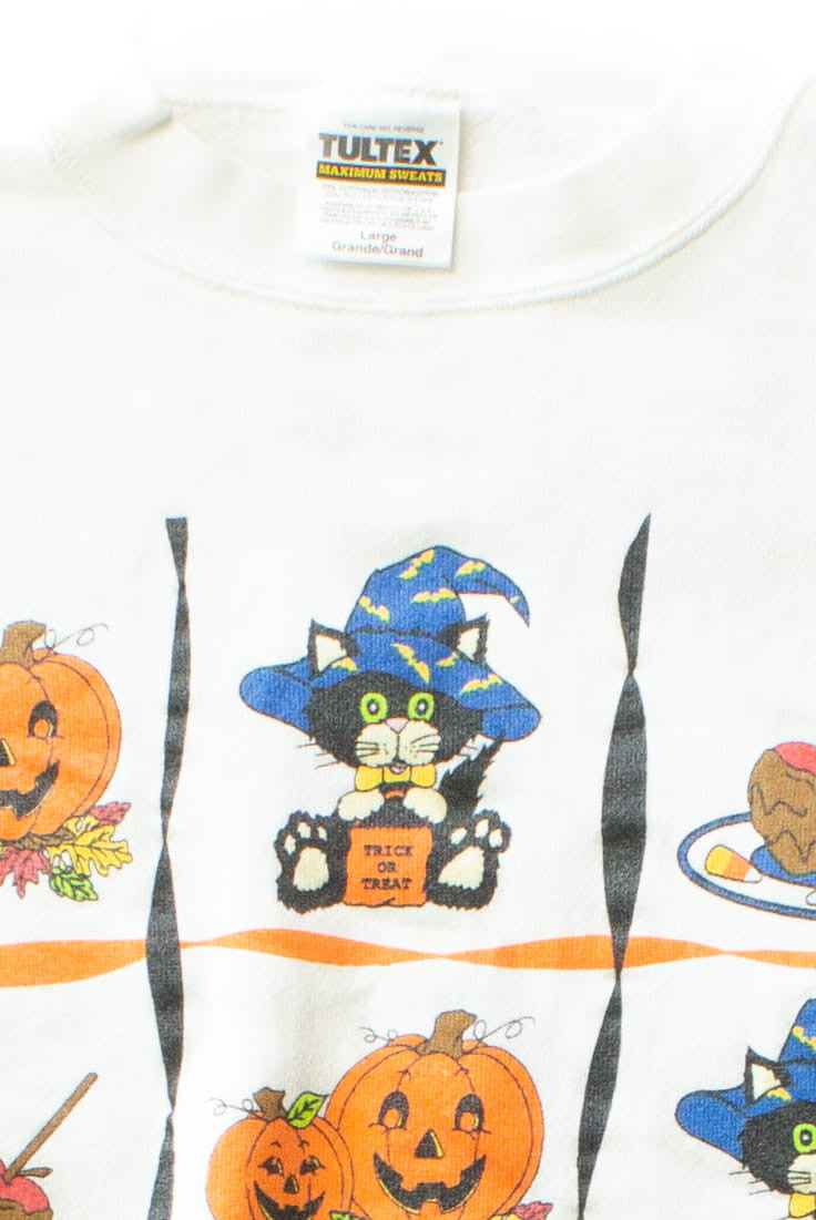 Vintage Tic-Tac-Toe Halloween Sweashirt (1990s)