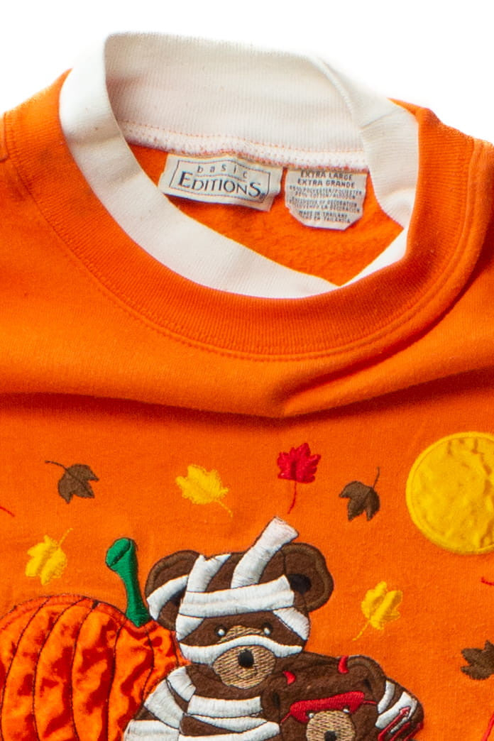 Vintage Mummy & Devil Bear Halloween Sweatshirt (1990s)