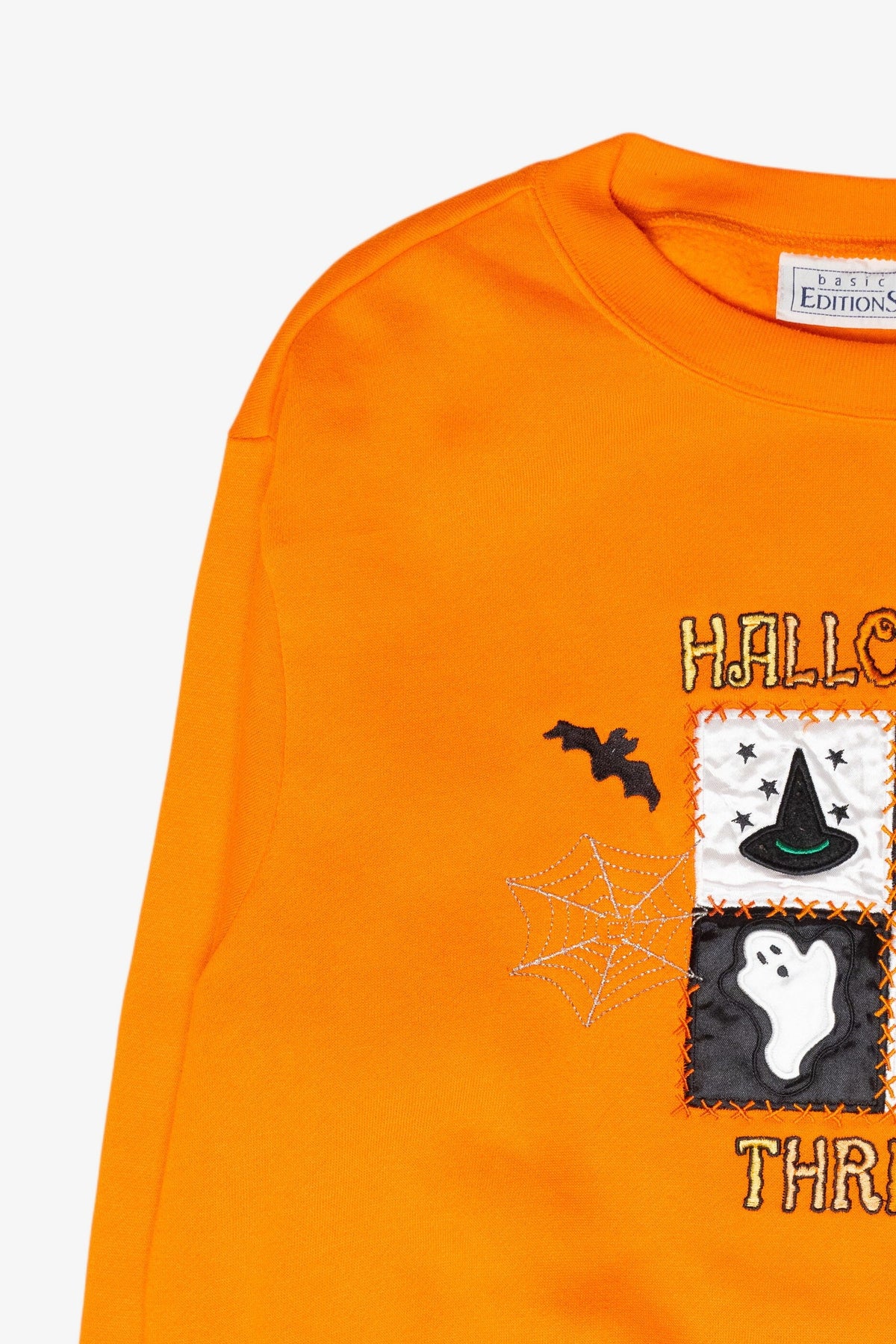 "Halloween Thrills" Vintage Halloween Sweatshirt (1990s)