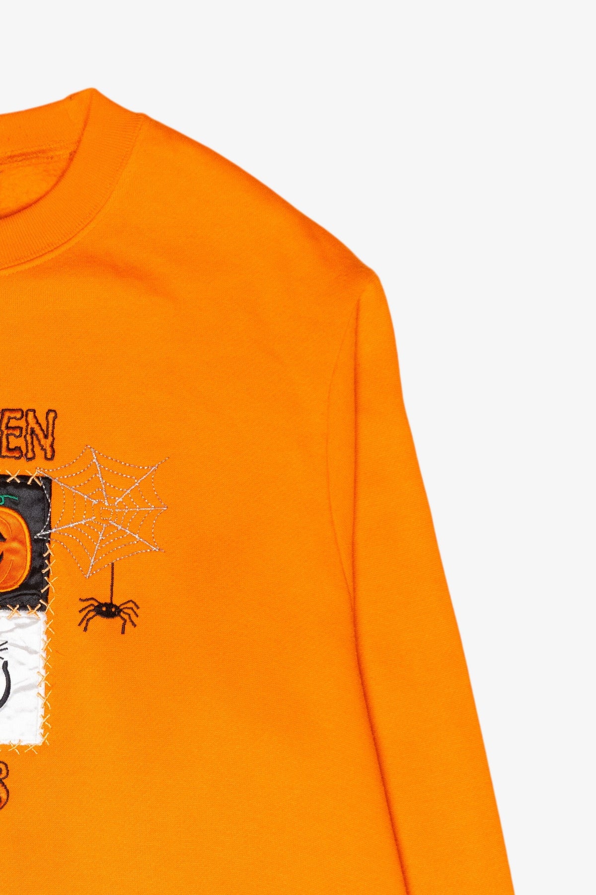 "Halloween Thrills" Vintage Halloween Sweatshirt (1990s)