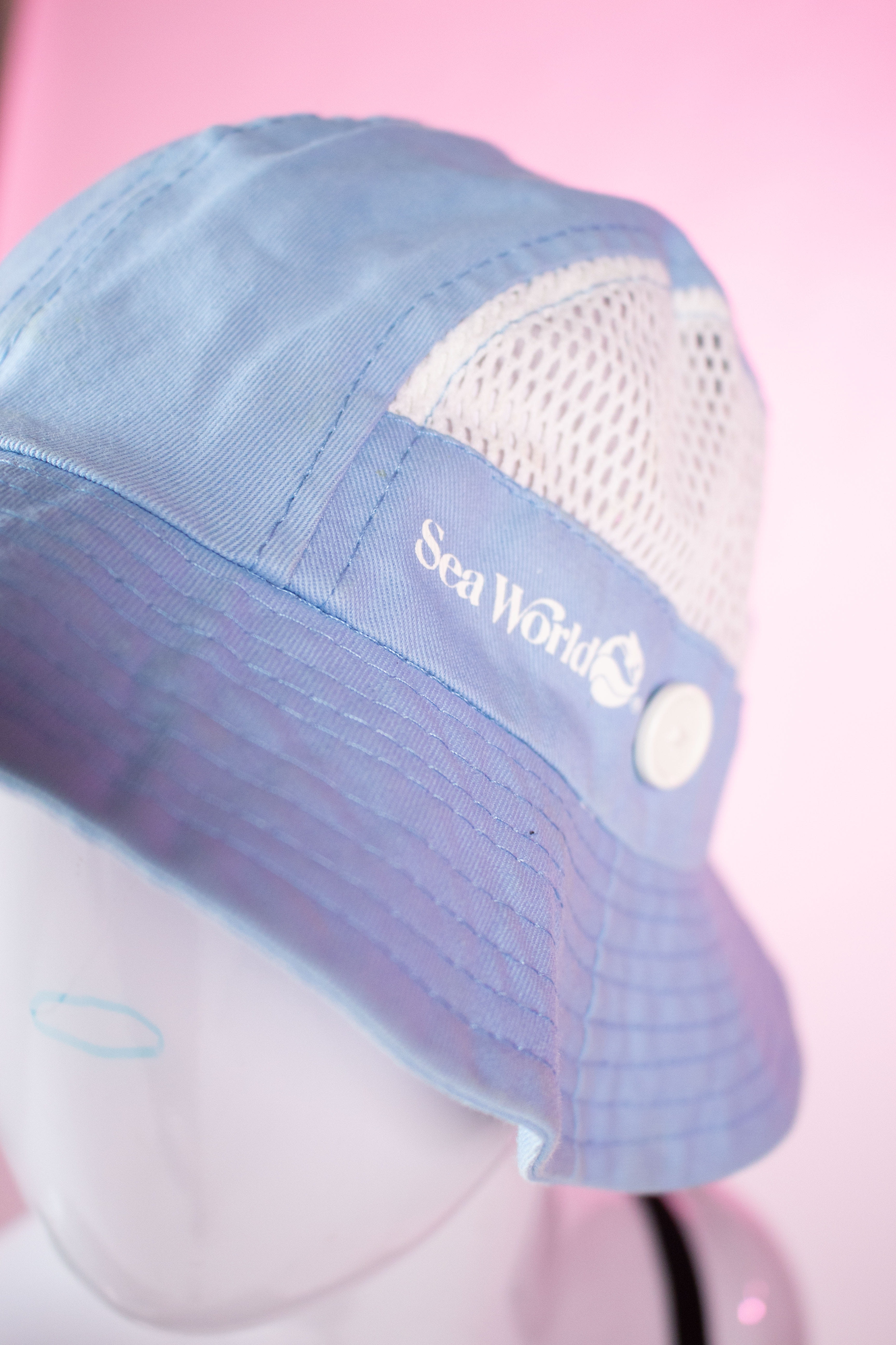 Vintage Sea World Vented Bucket Hat (1980s)