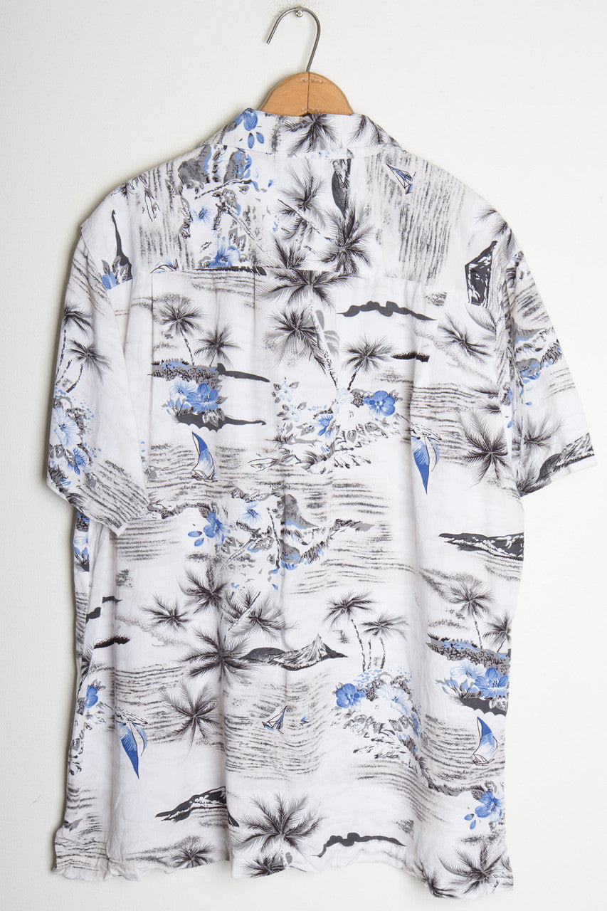 Accented Ocean Scene Vintage Hawaiian