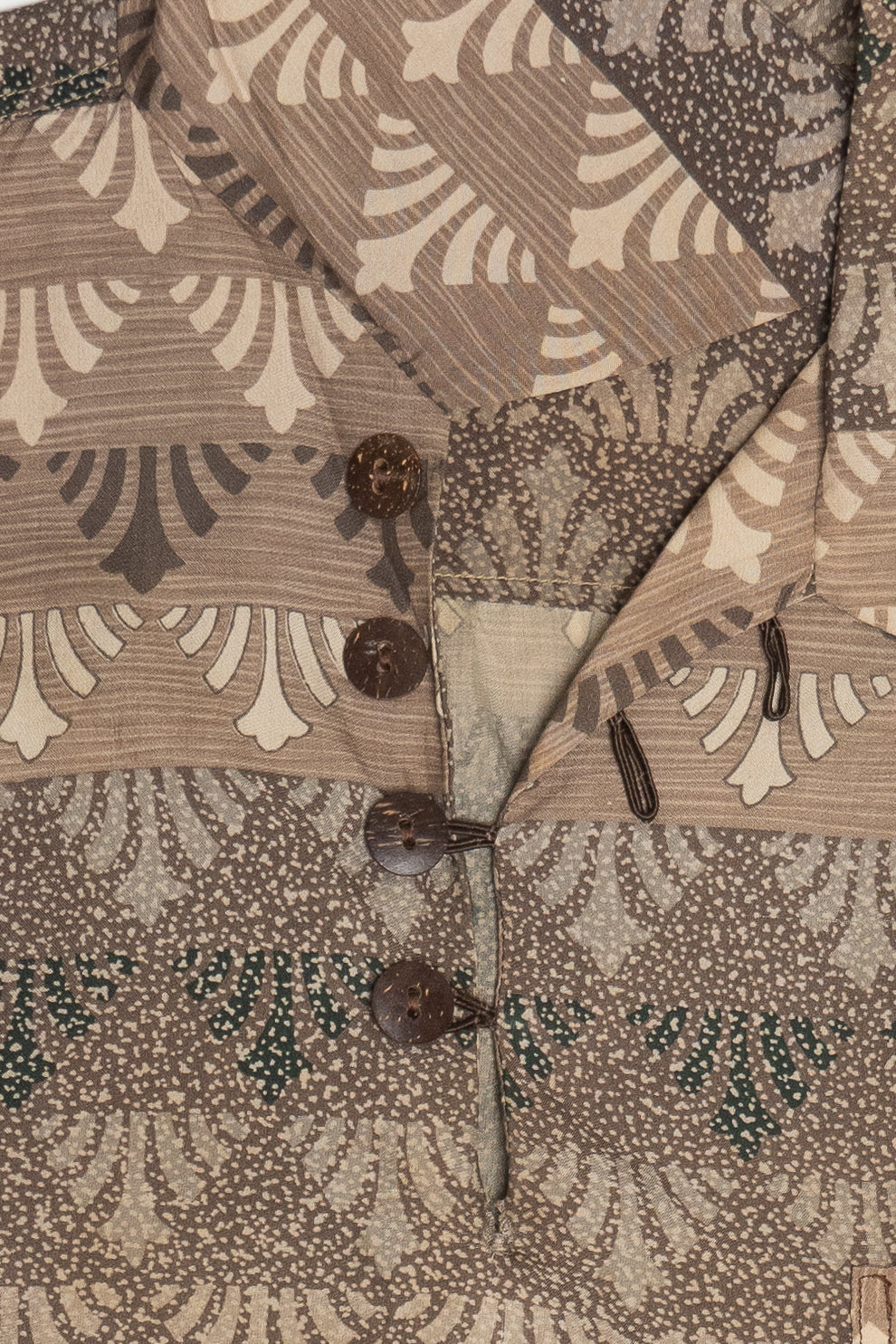 Rare Vintage Hawaiian Long Sleeve Shirt Quarter Loop Button Detail 40/50s