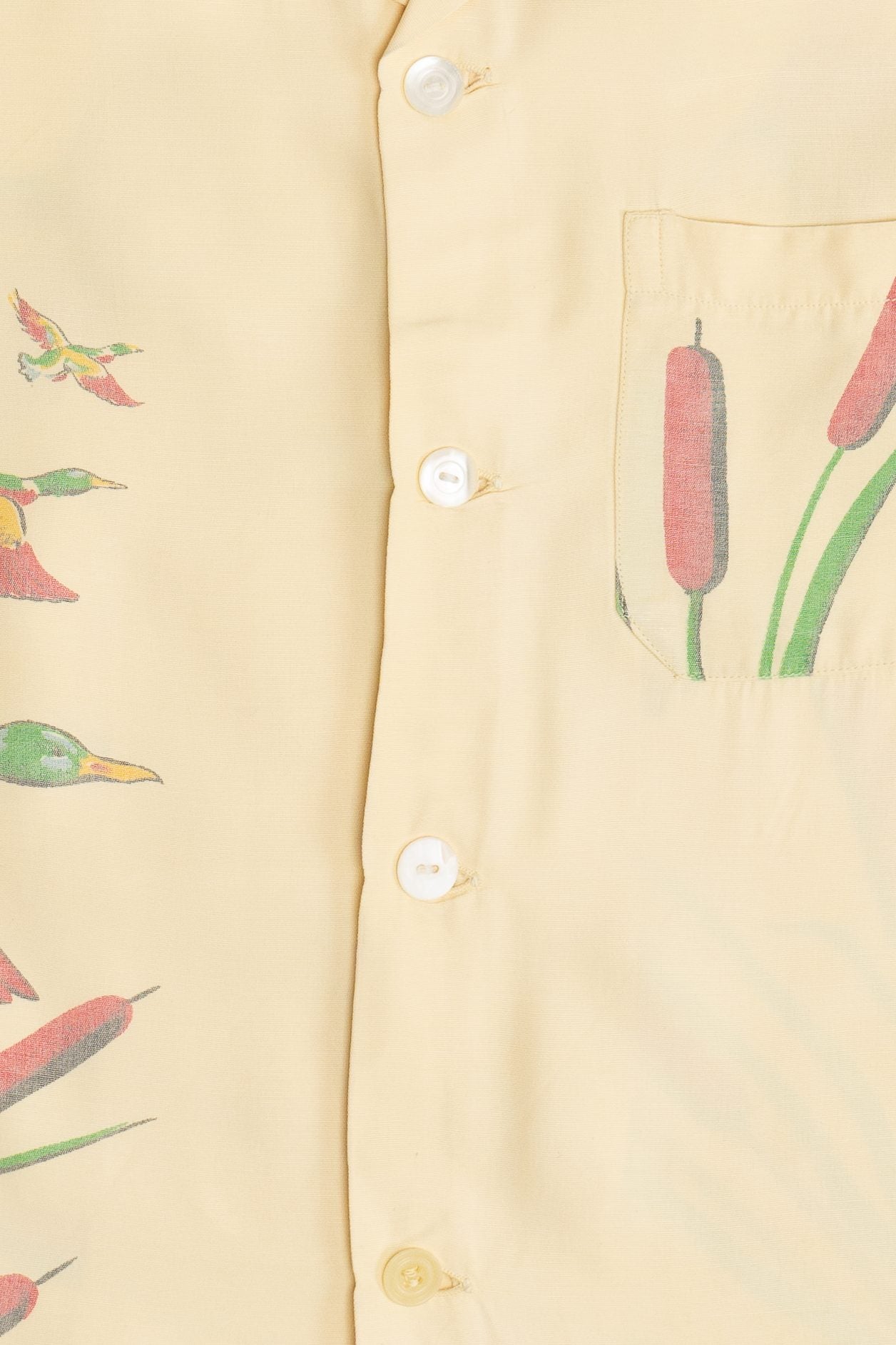 Rare Vintage Collegiate Duck & Cottontails Button Up Shirt With Loop Collar 40/50s