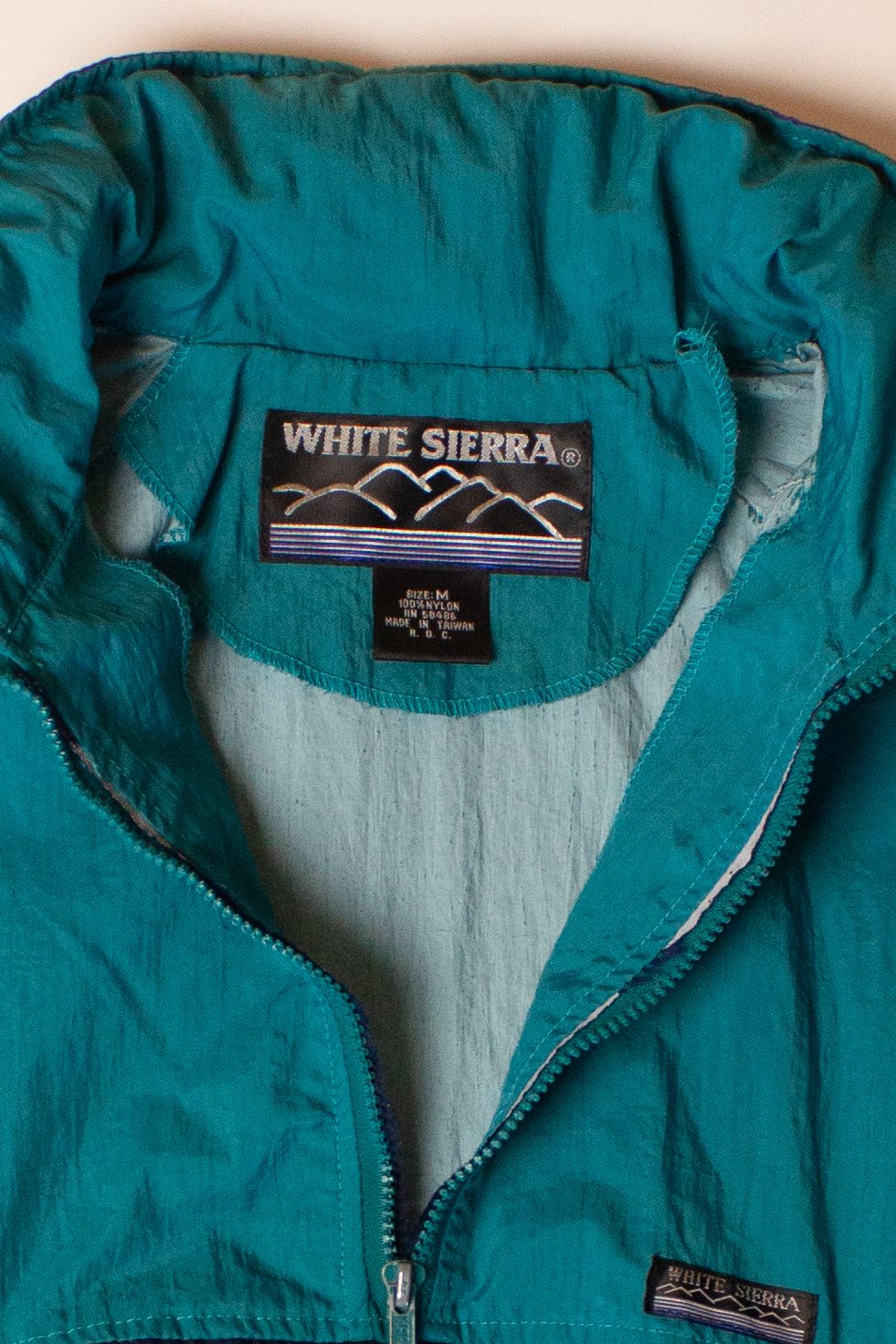 Vintage White Sierra Pullover Jacket (1990s)