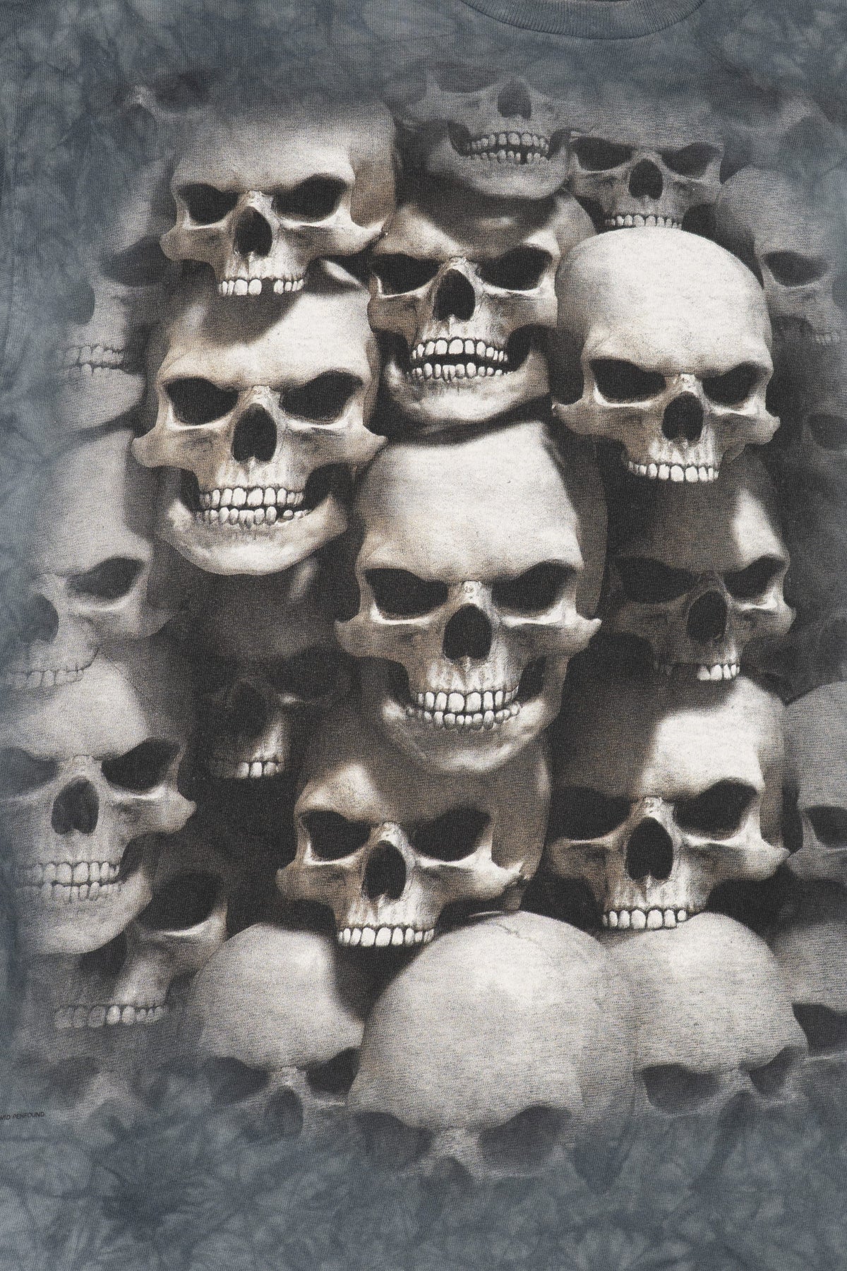 Vintage Dark Gray Pile Of Skulls Tie Dye T-Shirt (2000s)