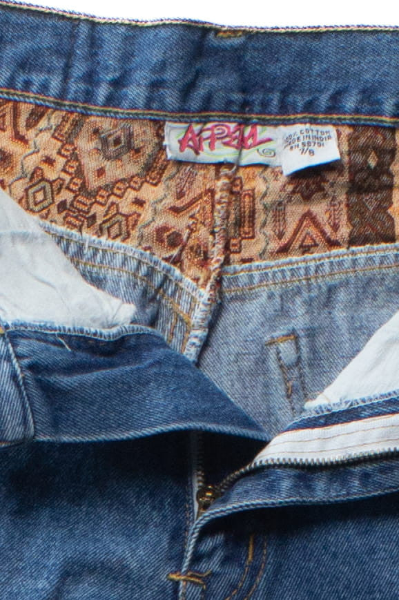 Vintage Appeal Cut Off Denim Shorts (sz. 7/8)