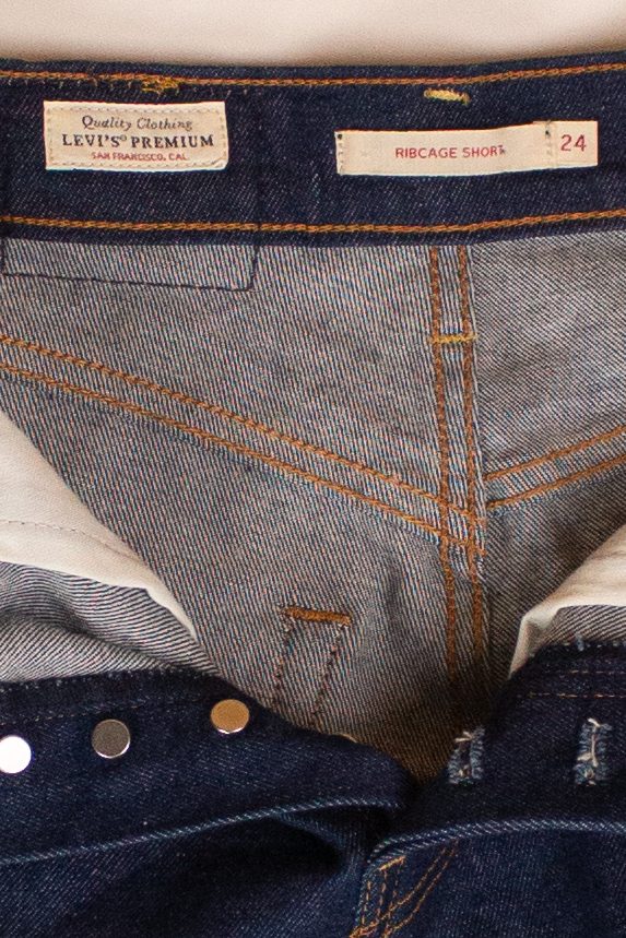 Vintage Pocket Fringe Levi's Cutoff Denim Shorts (2000s)