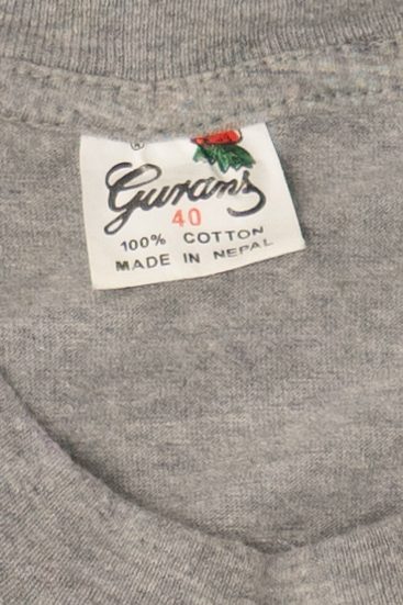 Vintage Gray Embroidered "Top Of The World" Everest Nepal T-Shirt (1990s)
